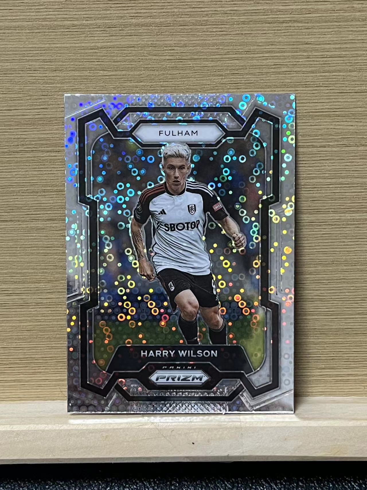 2023-24 Panini Prizm Harry Wilson 哈里 威尔逊 泡泡折 富勒姆 英超 PZ 银折 卡品如图  凑卡收藏必备 A9
