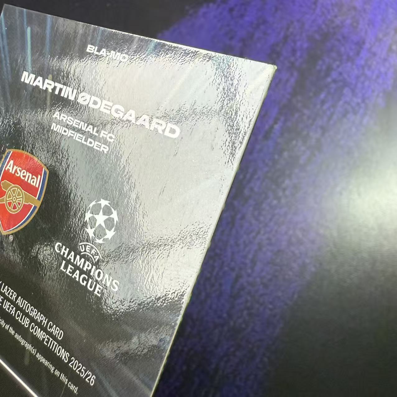 2026 Topps Chrome Martin Odegaard 欧冠 阿森纳 厄德高 99编 绿镭射折 签名签字 完美墨迹 微瑕划痕【拾艺代卖】SY06270