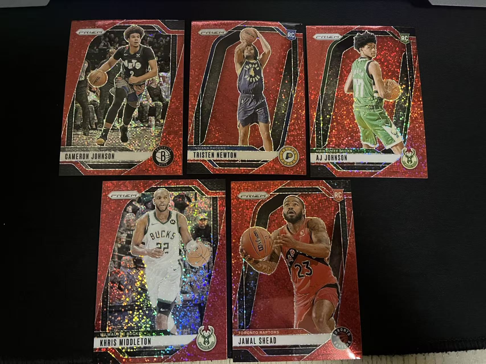 2024-25 Panini Prizm 补偿包 红闪折 卡梅隆-约翰逊 特里斯坦-纽顿(RC) AJ-约翰逊(RC) 米德尔顿 贾马尔-谢德(RC)