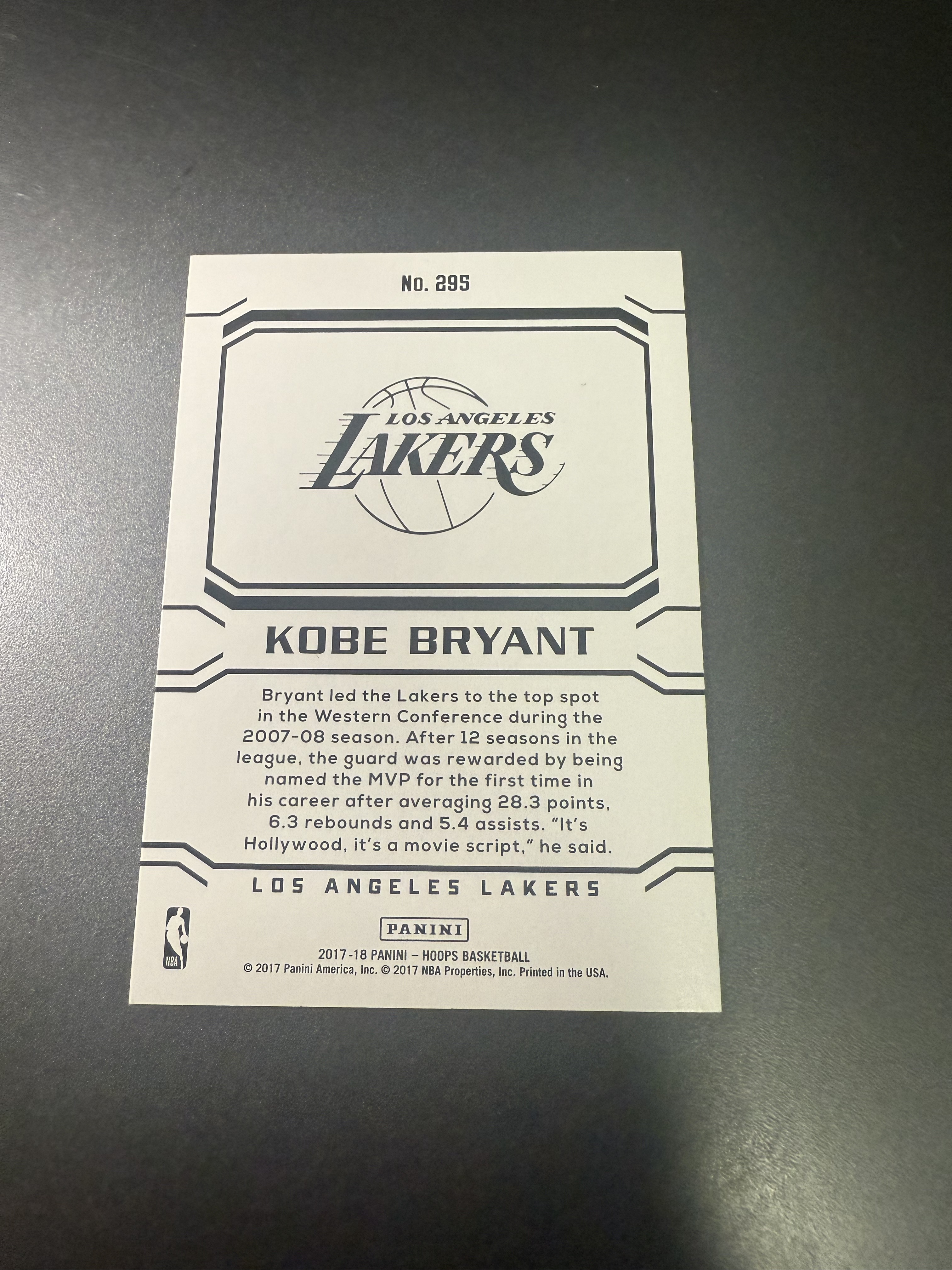 2017-18 Panini NBA Hoops Kobe Bryant 科比 布莱恩特/黑曼巴 小飞侠 捧杯 夺冠 T