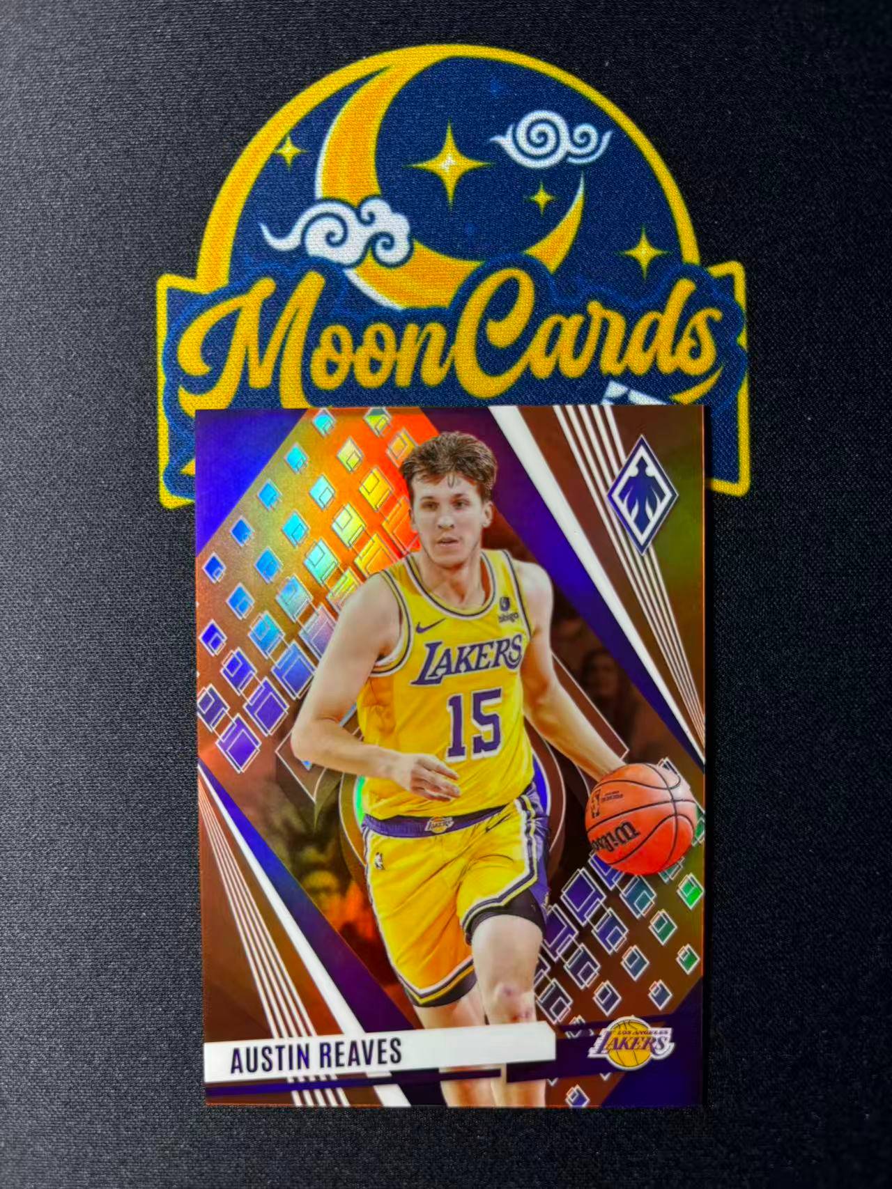 【梦卡拍卖】2023-24 Panini PHOENIX Austin Reaves 凤凰 湖人 奥斯汀 里弗斯 里夫斯 /99编 折射 #DD# A01