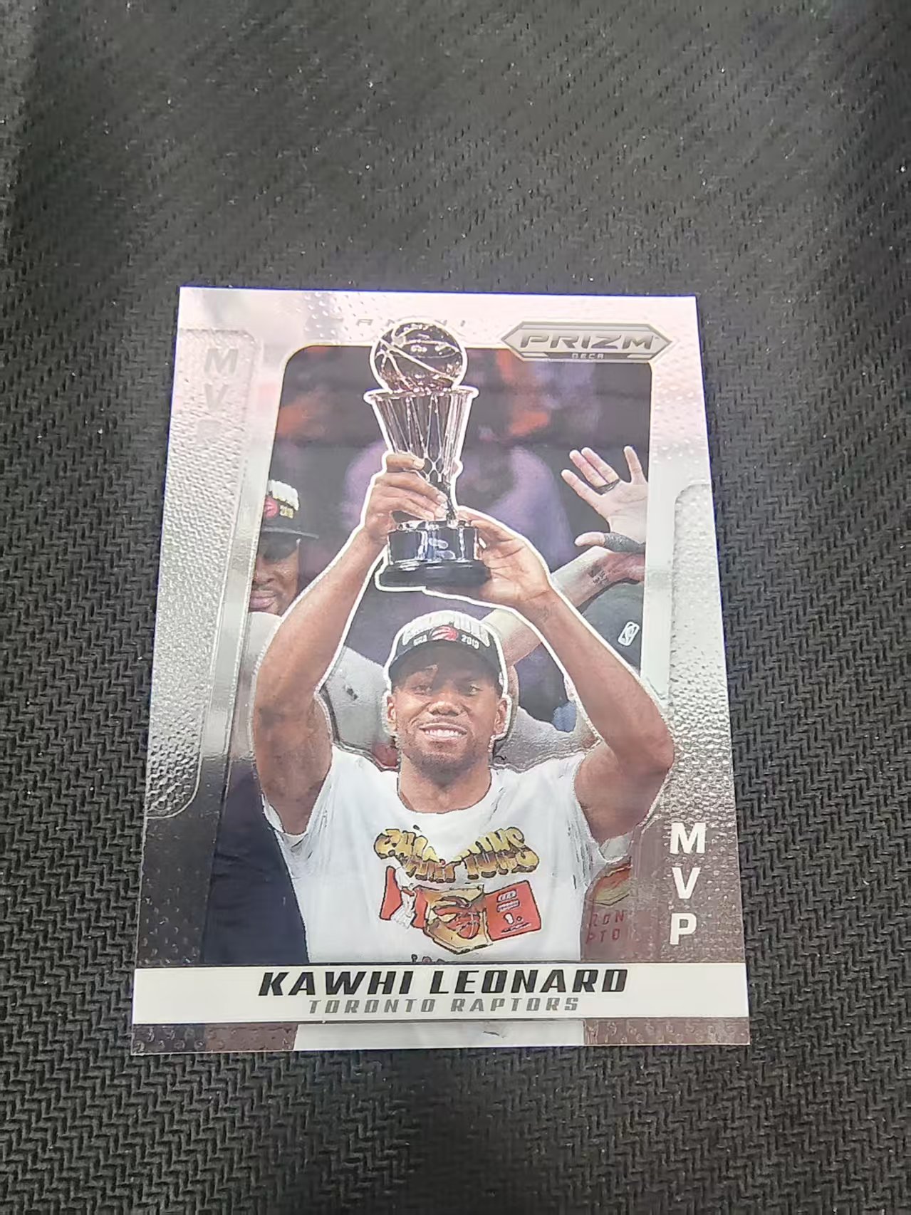 【可合并,不累计】2024-25 Panini Prizm Deca Kawhi Leonard 伦纳德 莱昂纳德 快船 PZ 复刻 MVP 捧杯 划痕 边角瑕疵 #292