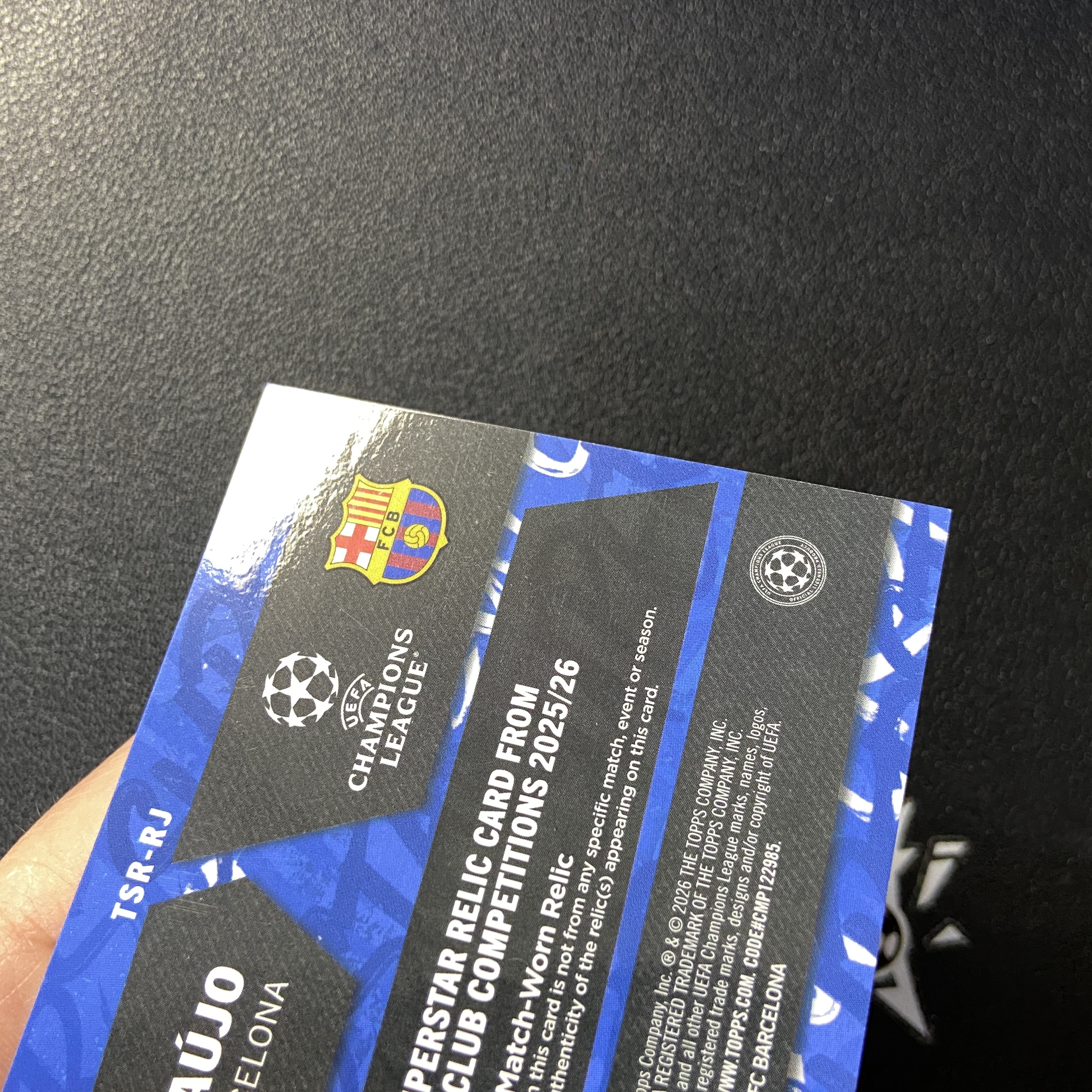【拔脚代卖】2026 Topps 欧冠 Ronald Araujo 阿劳霍 巴萨 利物浦 乌拉圭 球衣 物料 银折收藏必备 瑕疵如图|拔脚白头H43