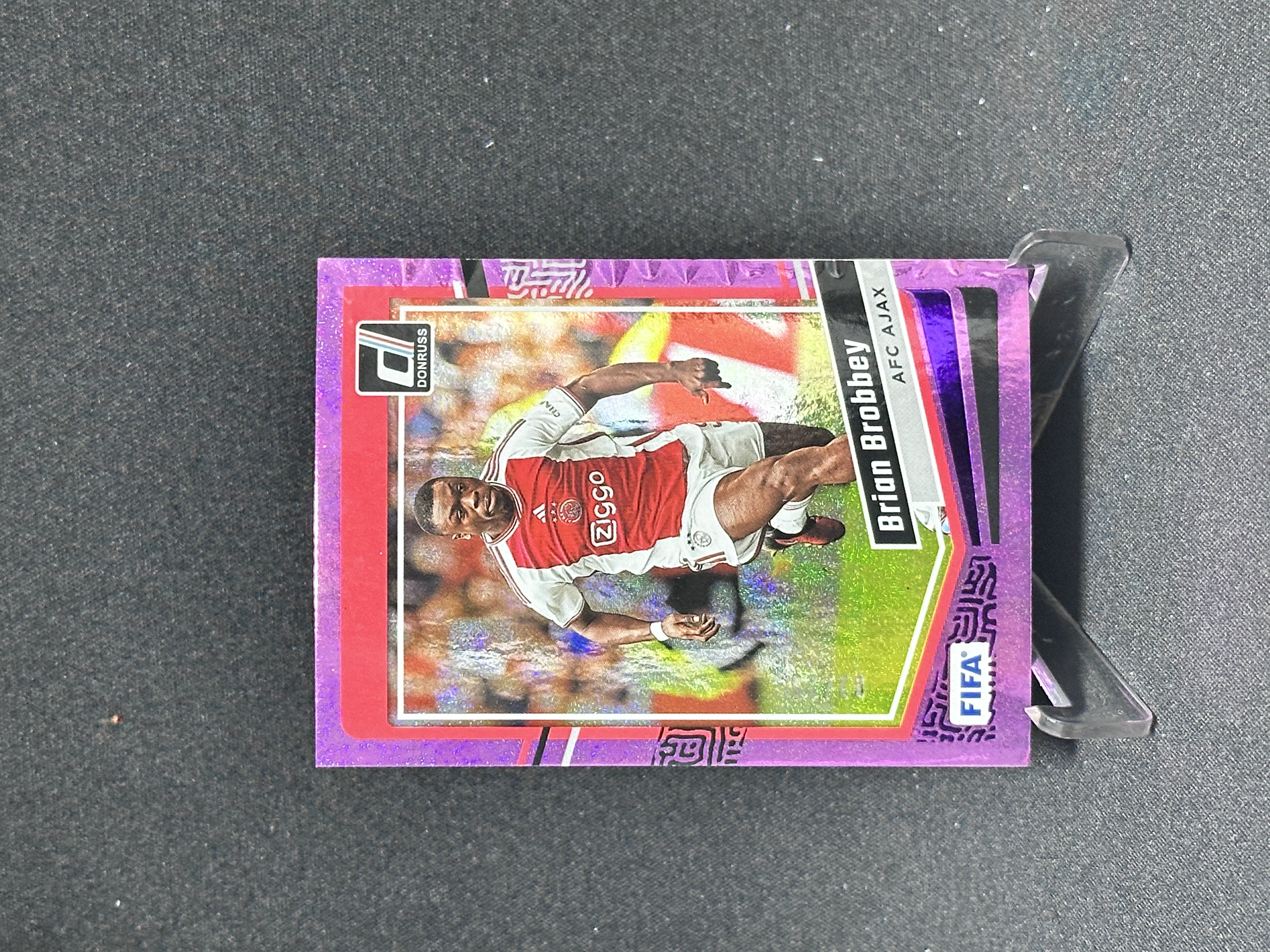 2023-24 Panini Donruss Brian Brobbey 【哆哆卡社】布赖恩·布罗贝伊 紫折 荷甲 杜蕾斯系列 受潮瑕疵卡 收藏必入 卡品如图