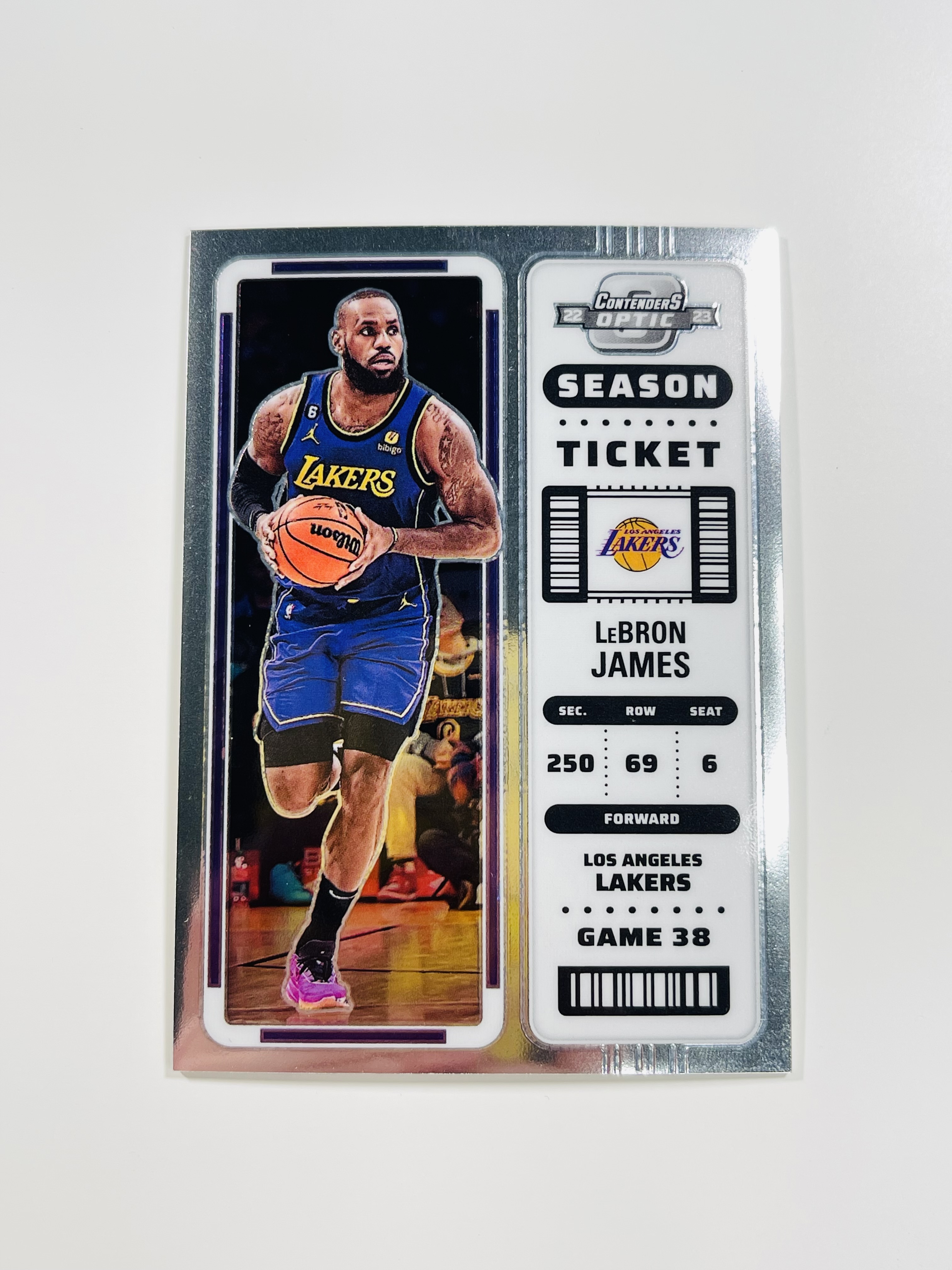 chill-tommy836-2022-23-panini-optic-lebron-james