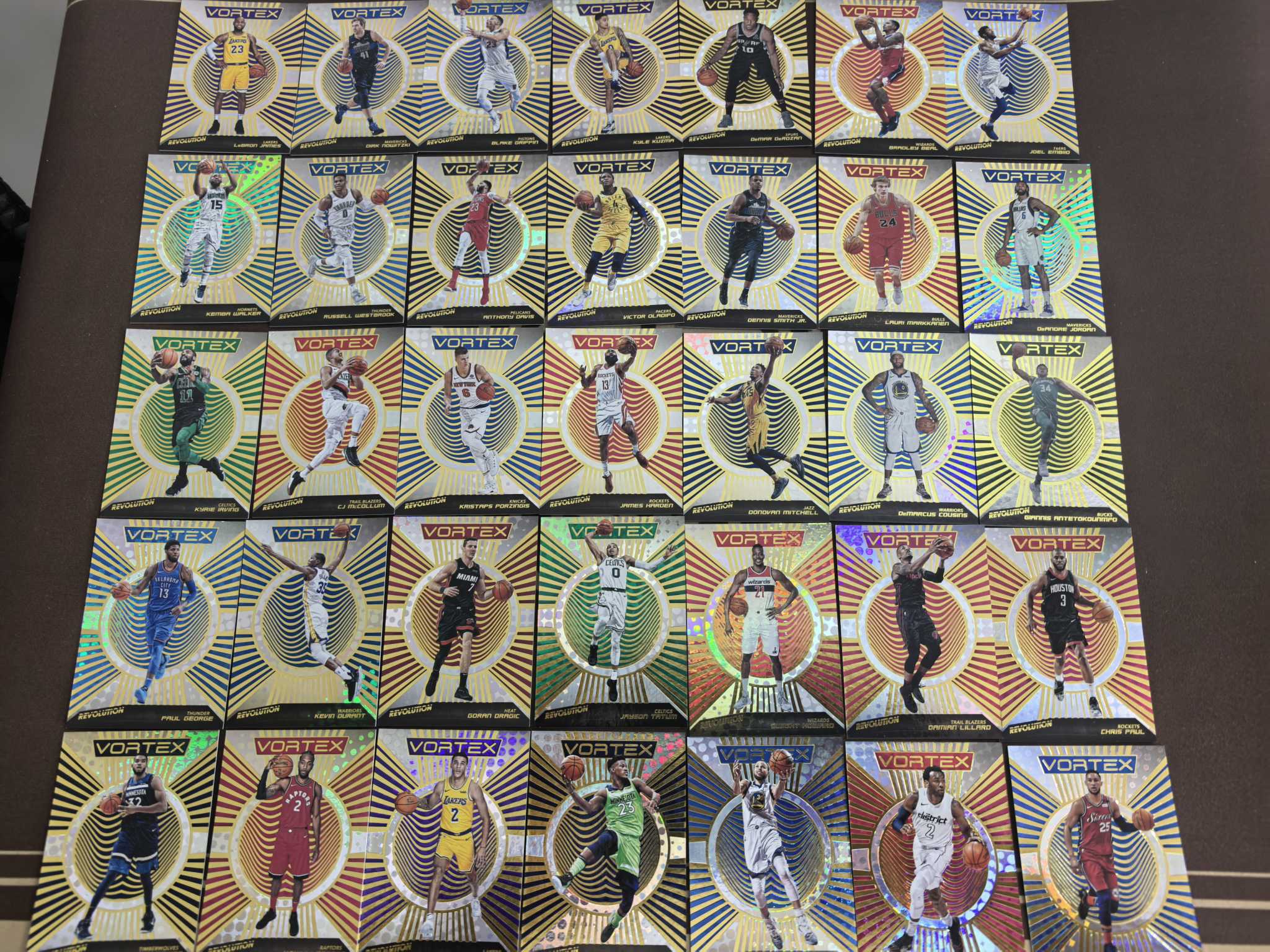 【套卡王】2018-19 革命系列 vortex特卡 全套35张齐 詹姆斯 库里 字母哥 杜兰特 哈登 浓眉 塔图姆 诺维斯基等 实卡很闪 很漂亮 少见 不保每张完美品 介意勿拍(不累计)