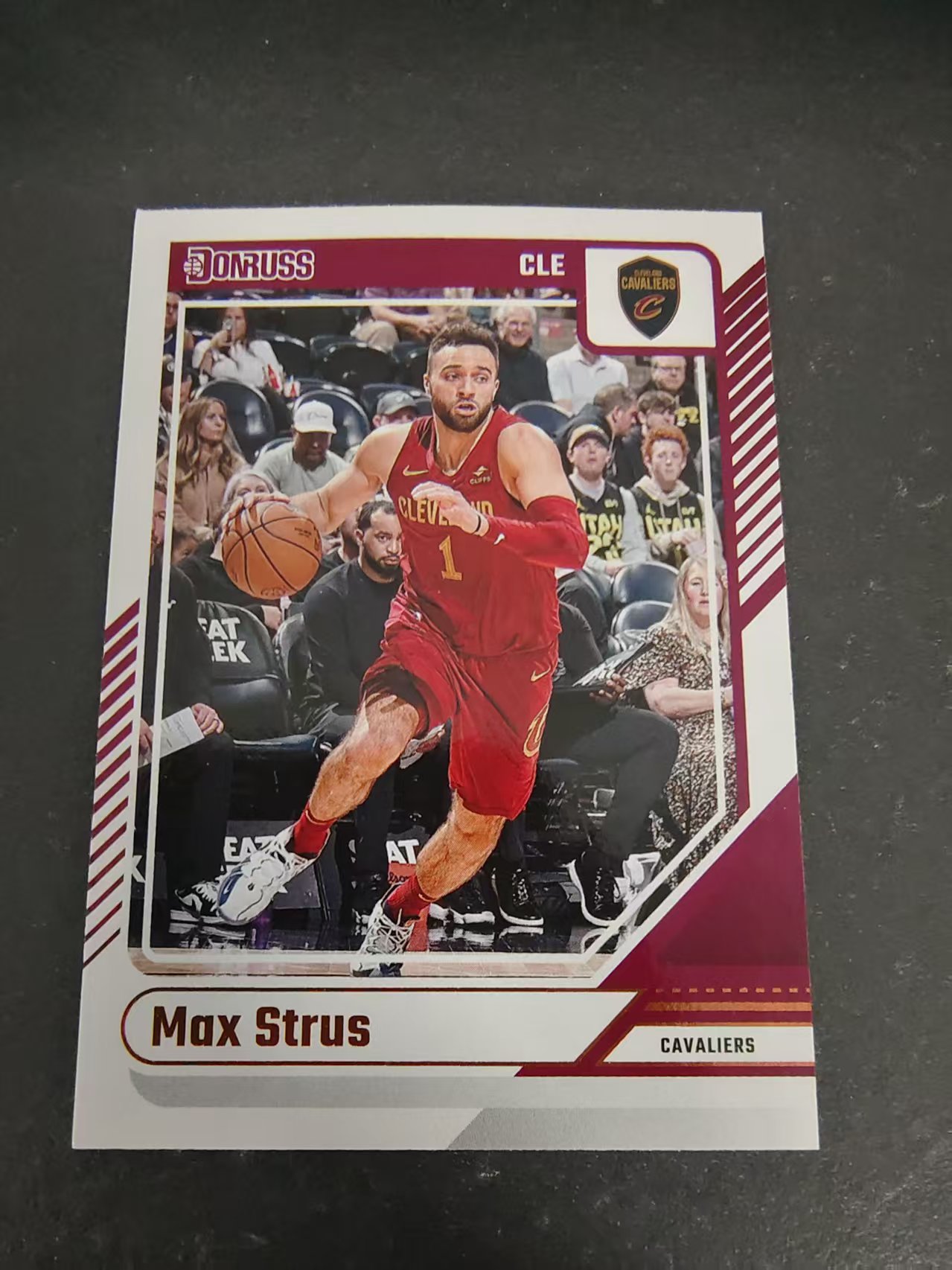 【可合并,不累计】2024-25 Panini Donruss Max Strus 马克斯 斯特鲁斯 骑士 杜蕾斯 边角瑕疵 #10