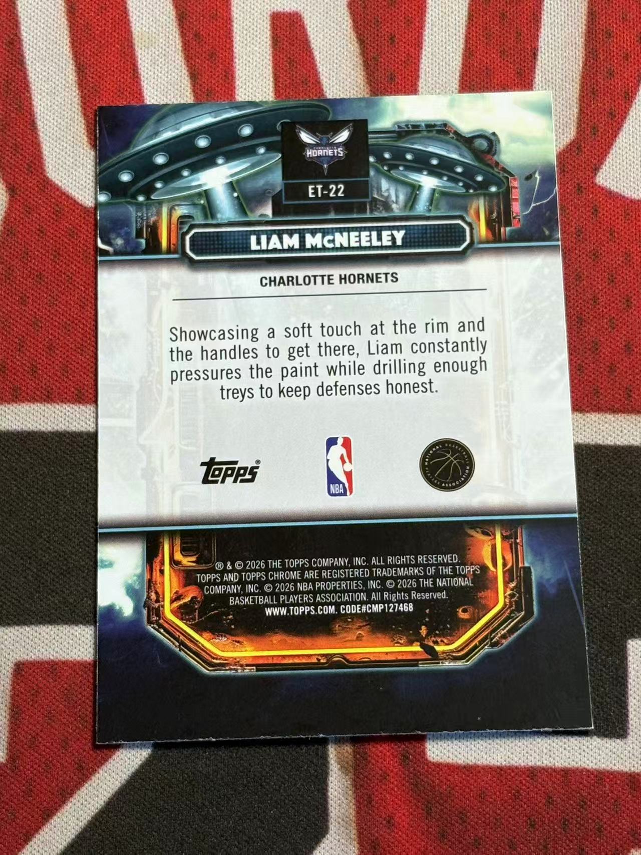 2025-26 TOPPS CHROME COSMIC宇宙系列 LIAM MCNEELEY黄蜂 新秀RC 利亚姆麦克尼利 199编 ET外星天赋特卡 青shimmer折 折射【烂臭嘴拍卖】