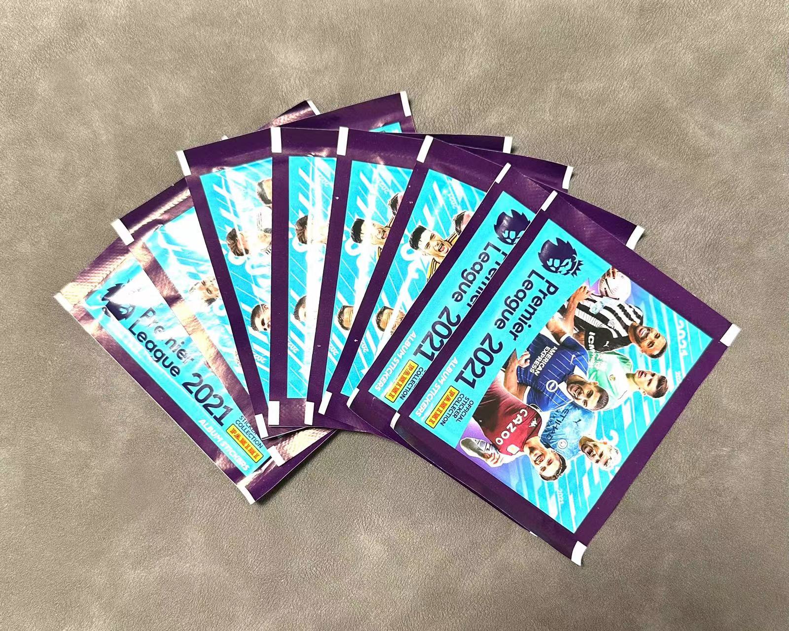 2021 Panini Premier 英超联赛 Soccer 帕尼尼 贴纸 8包 打包 3.27发货 利物浦 曼城 阿圭罗 阿森纳 队徽折射 4种包装图案 随机发货 部分卡包有装订孔 轻微卷角 足球
