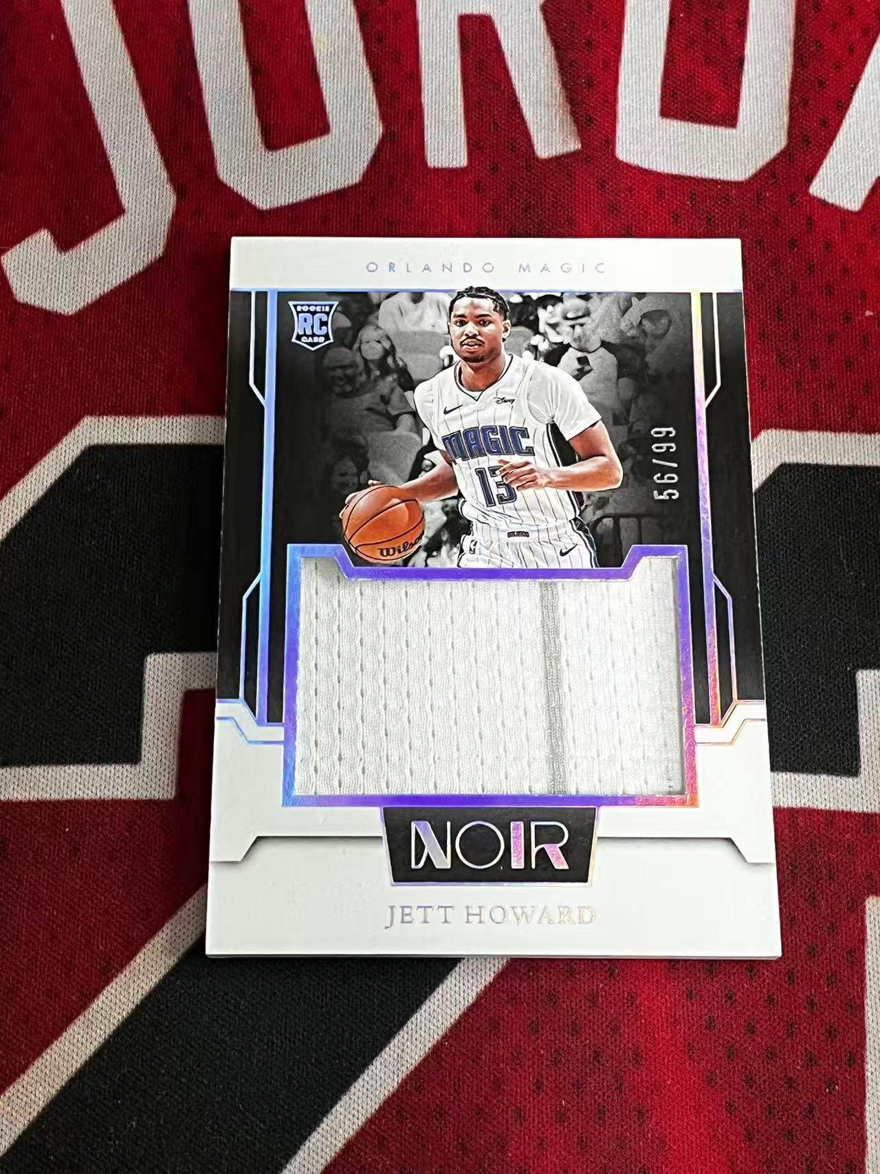 【接寄拍】2023-24 PANINI NOIR 诺尔高端系列 魔术 新秀RC 杰特霍华德 99编 新秀球衣物料切割 衣料实物卡 银闪版 专收凑套必备【烂臭嘴拍卖】