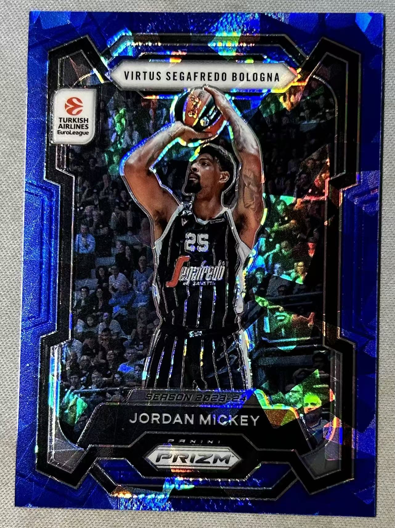 2024-25 Panini Prizm Euroleague Jordan Mickey pz 欧洲联赛 凯尔特人 乔丹 米基 125编 蓝碎冰折 碎冰 卡品如图