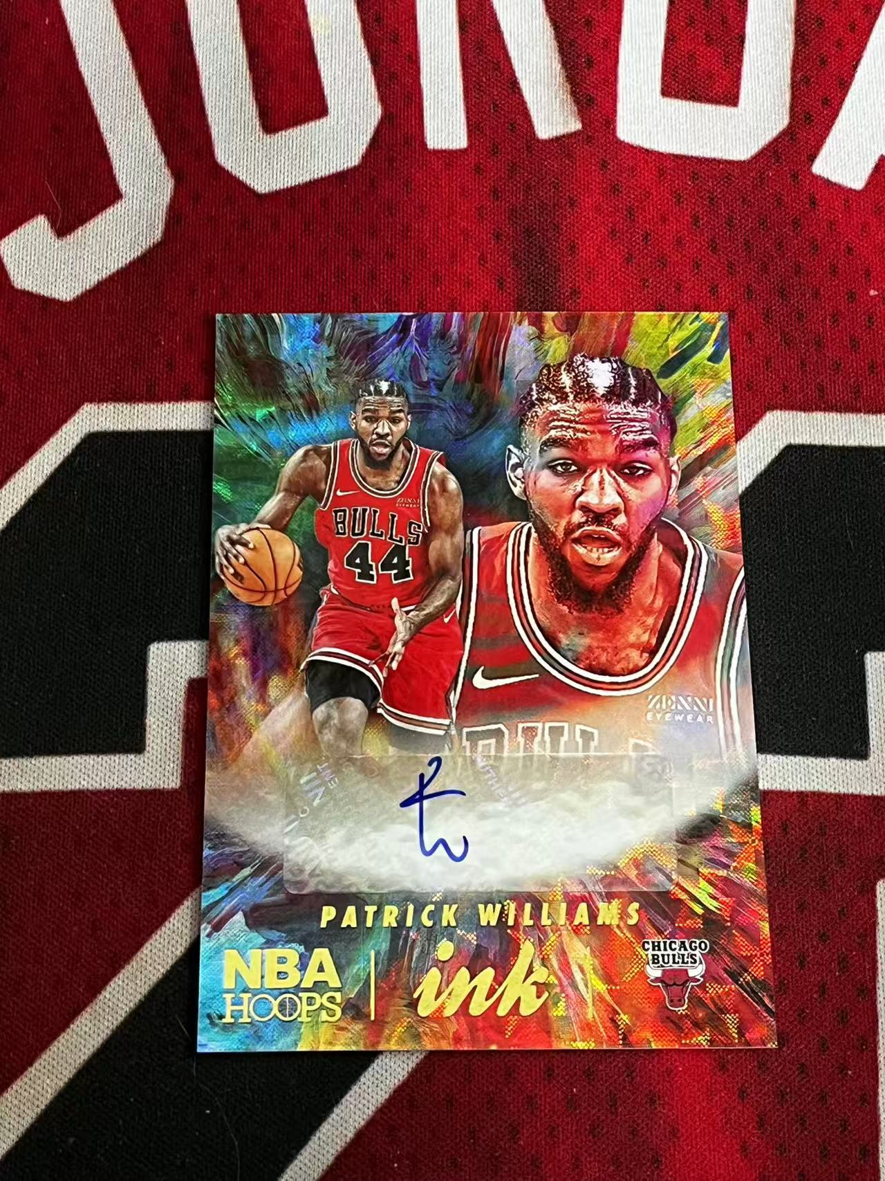 【接寄拍】2022-23 PANINI HOOPS 公牛 帕威 帕特里克威廉姆斯 签字卡 INK签 风车折 折射 专收凑套必备【烂臭嘴拍卖】