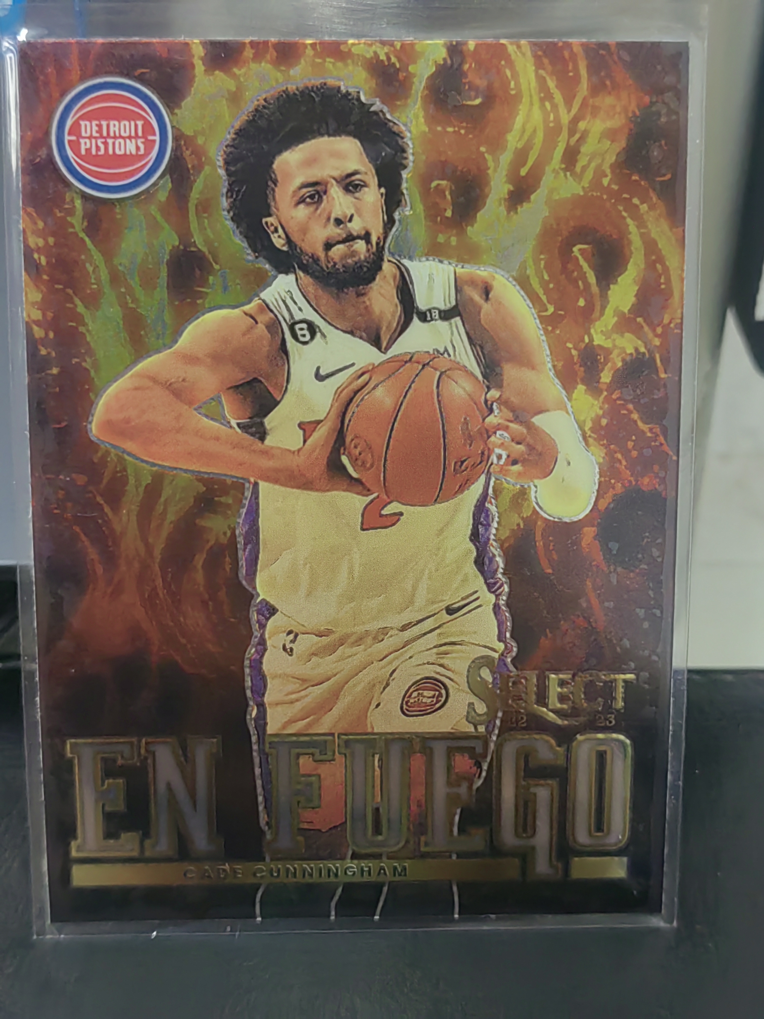 2022-23 Panini Select Cade Cunningham Select 凯德 坎宁安 康宁汉姆 活塞 特卡 EN FUEGO 火焰 篮 白边白角 不保卡品 卡品如图