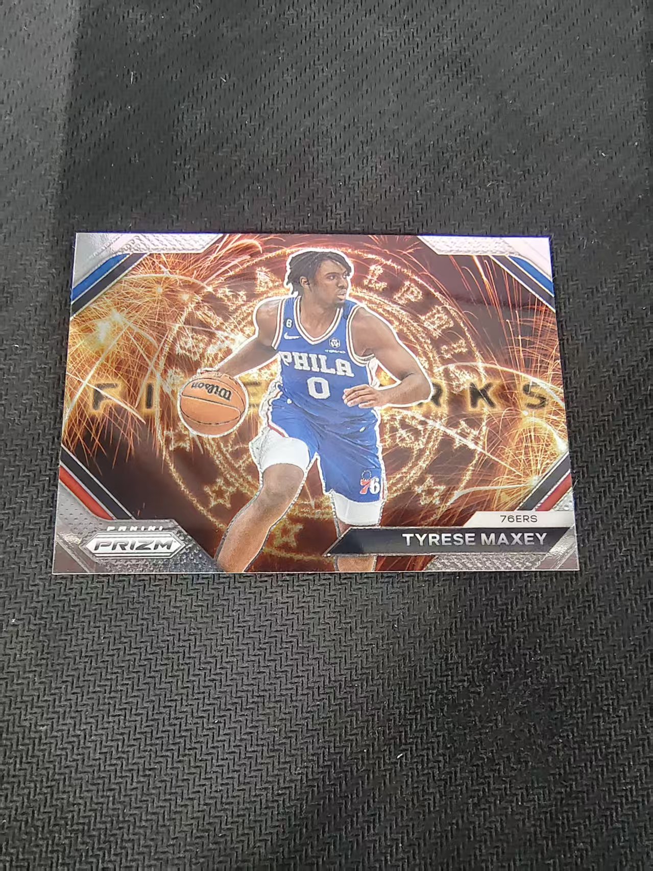 【可合并,不累计】2023-24 Panini Prizm Tyrese Maxey 泰雷塞 马克西 76人 烟花特卡 PZ 划痕 边角微瑕 介意勿拍 #6