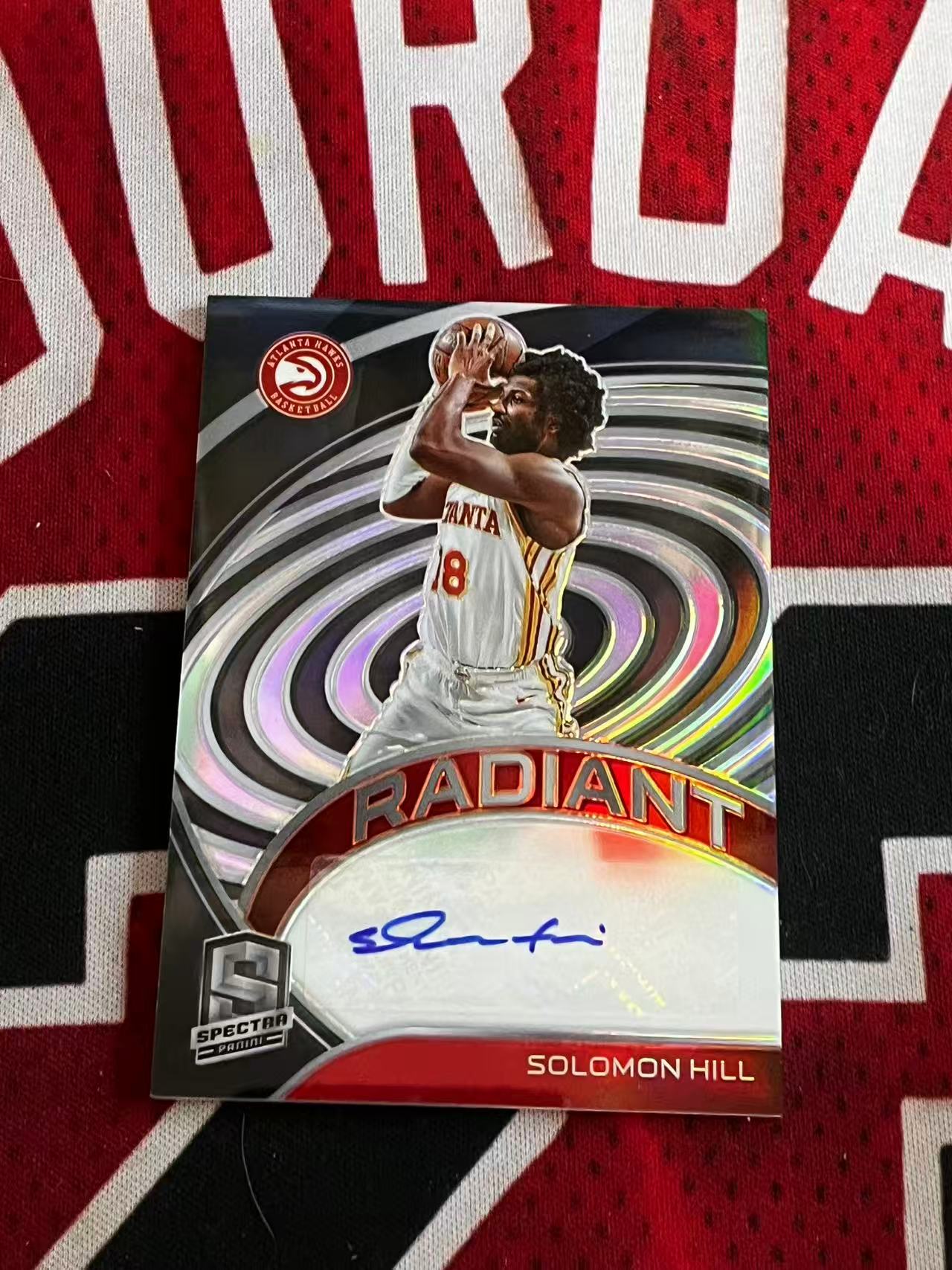 【接寄拍】2020-21 PANINI SPECTRA 光谱系列 老鹰 所罗门希尔 99编 签字卡 RADIANT签 银折 折射 专收凑套必备【烂臭嘴拍卖】