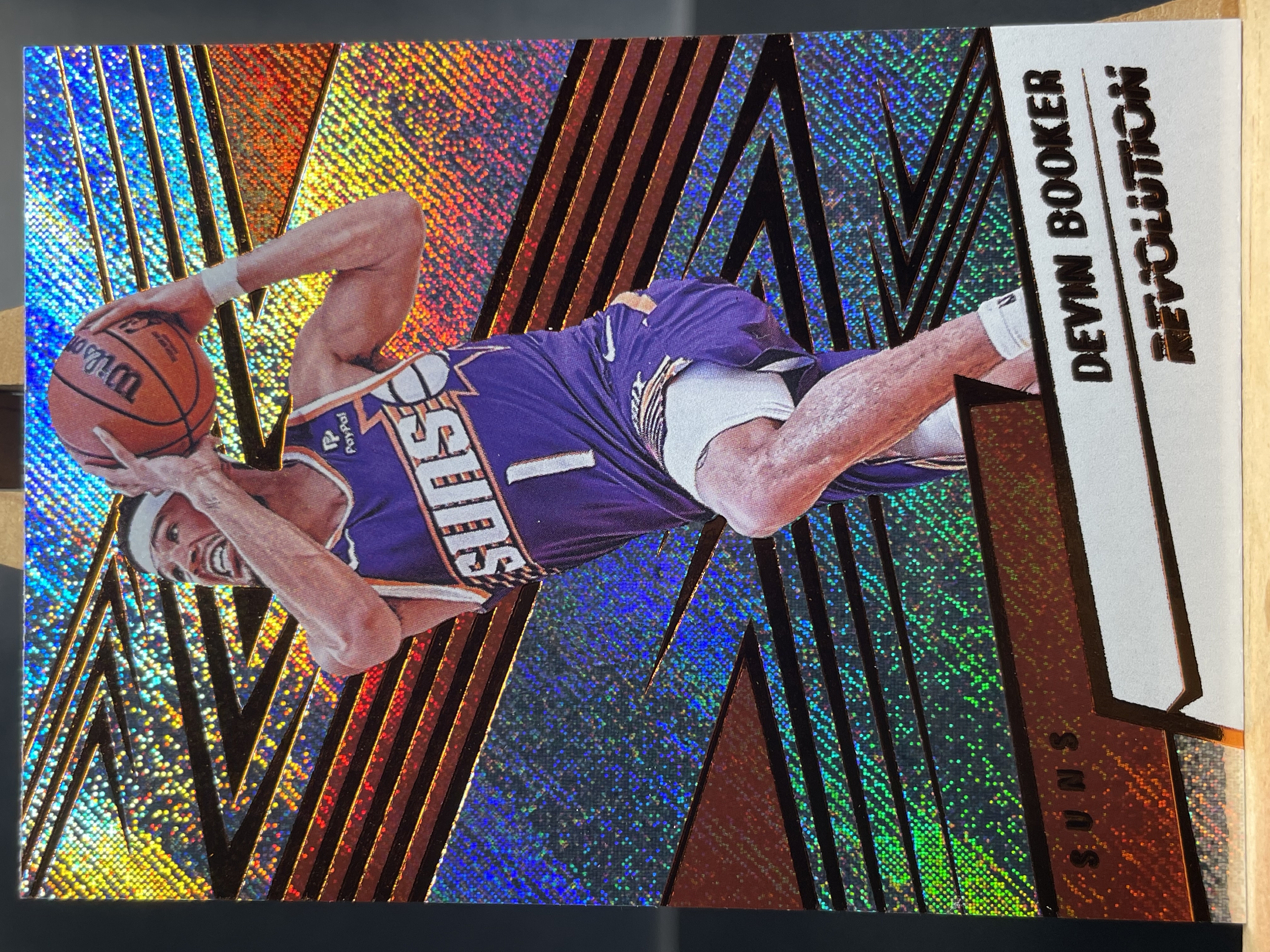 (B2) 2024-25 PANINI 革命系列 折射 德文布克 太阳 近期大热球星 收藏凑套必备 卡品如图 !!!