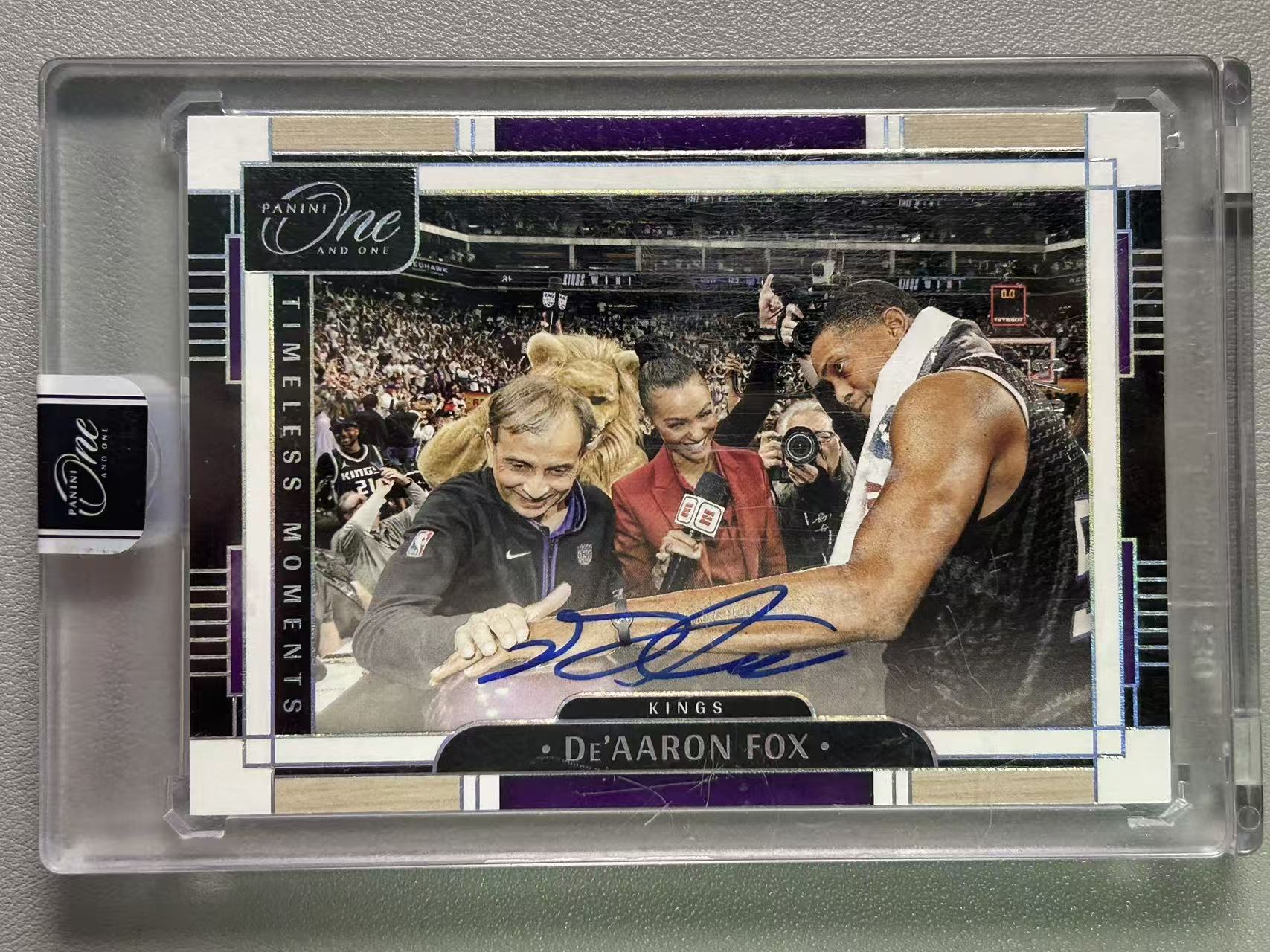 【阿泽代卖】2023-24 Panini One De'Aaron Fox 国王 达龙 福克斯 小狐狸 OAO 签字 卡签 3/3编 尾编 时刻签 闪版 原封砖 选图巨帅 卡品如图 介意勿拍-郑总