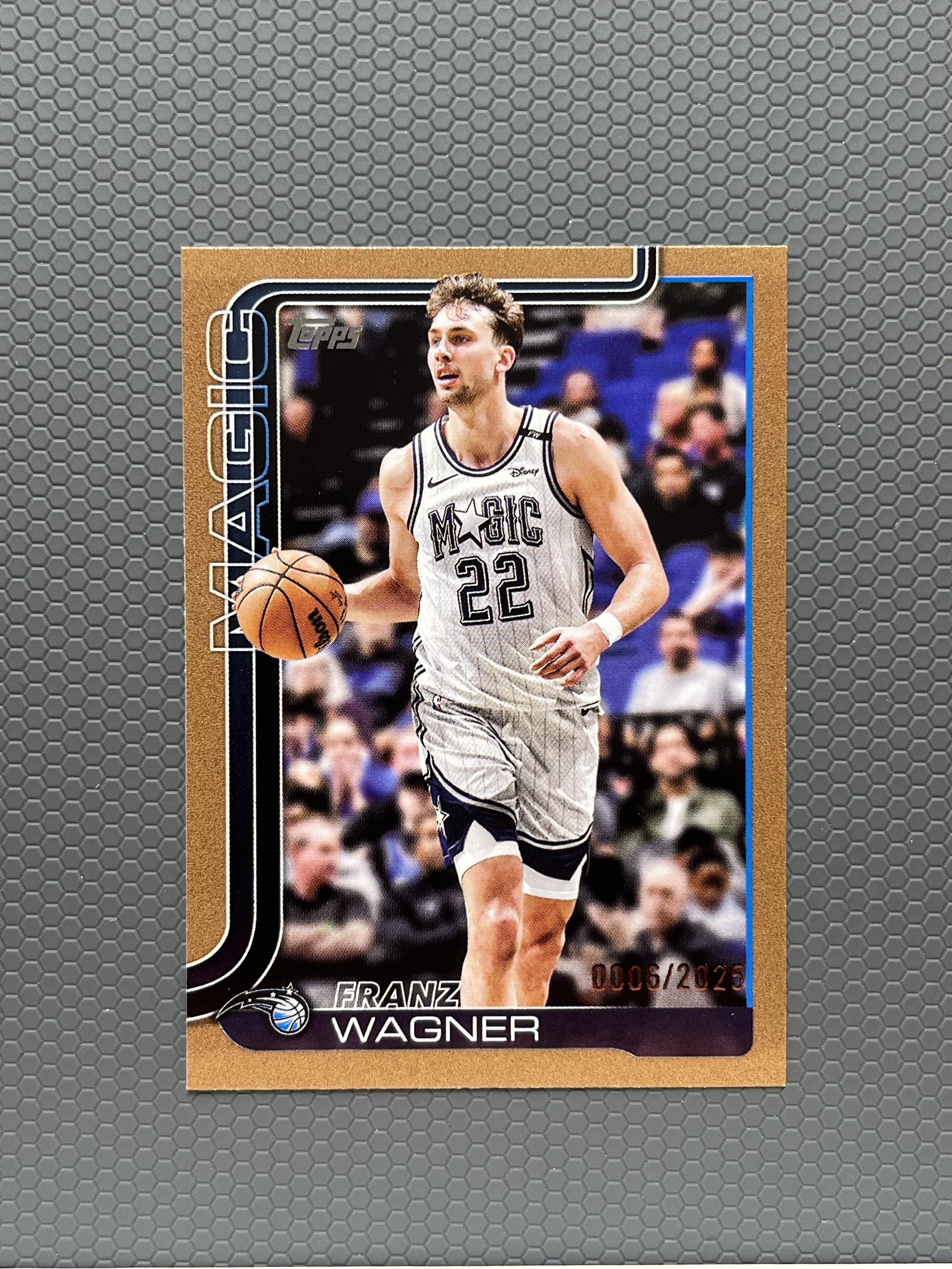 2025 Topps 瓦格纳 FRANZ WAGNER 魔术 限量 2025编 金折 平行 卡品如图-左