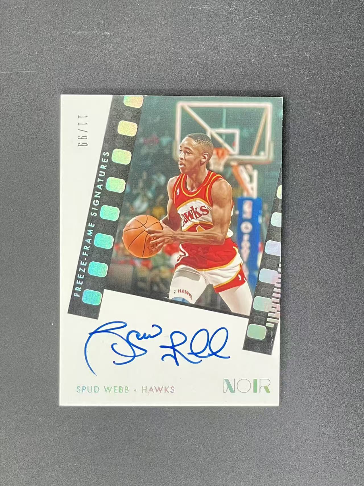 2021-22 Panini Noir Spud Webb 【林哦哦代卖】斯博特 韦伯 诺尔 签字 99编 老鹰(谢腾飞)