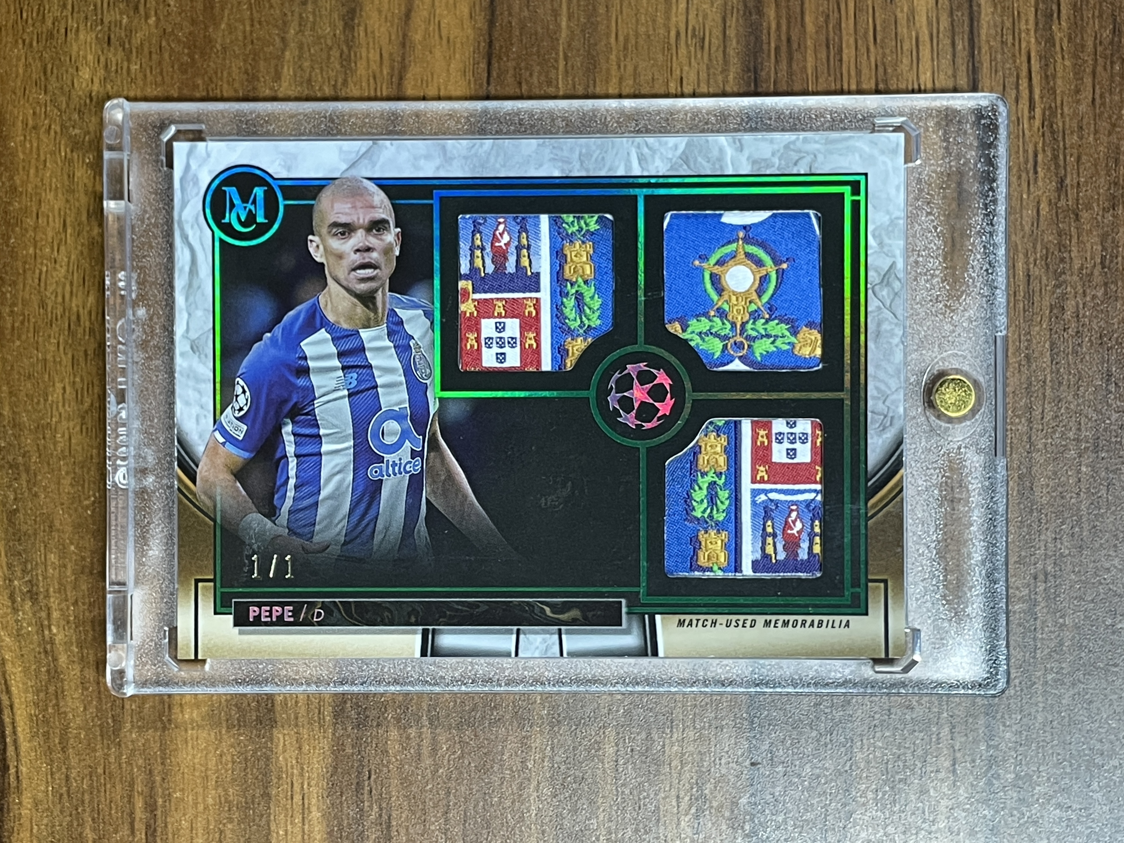 202122 Topps MUSEUM COLLECTION Pepe 博物馆 欧冠系列 佩佩 波尔图队标切割 三窗 多色 patch 帝王