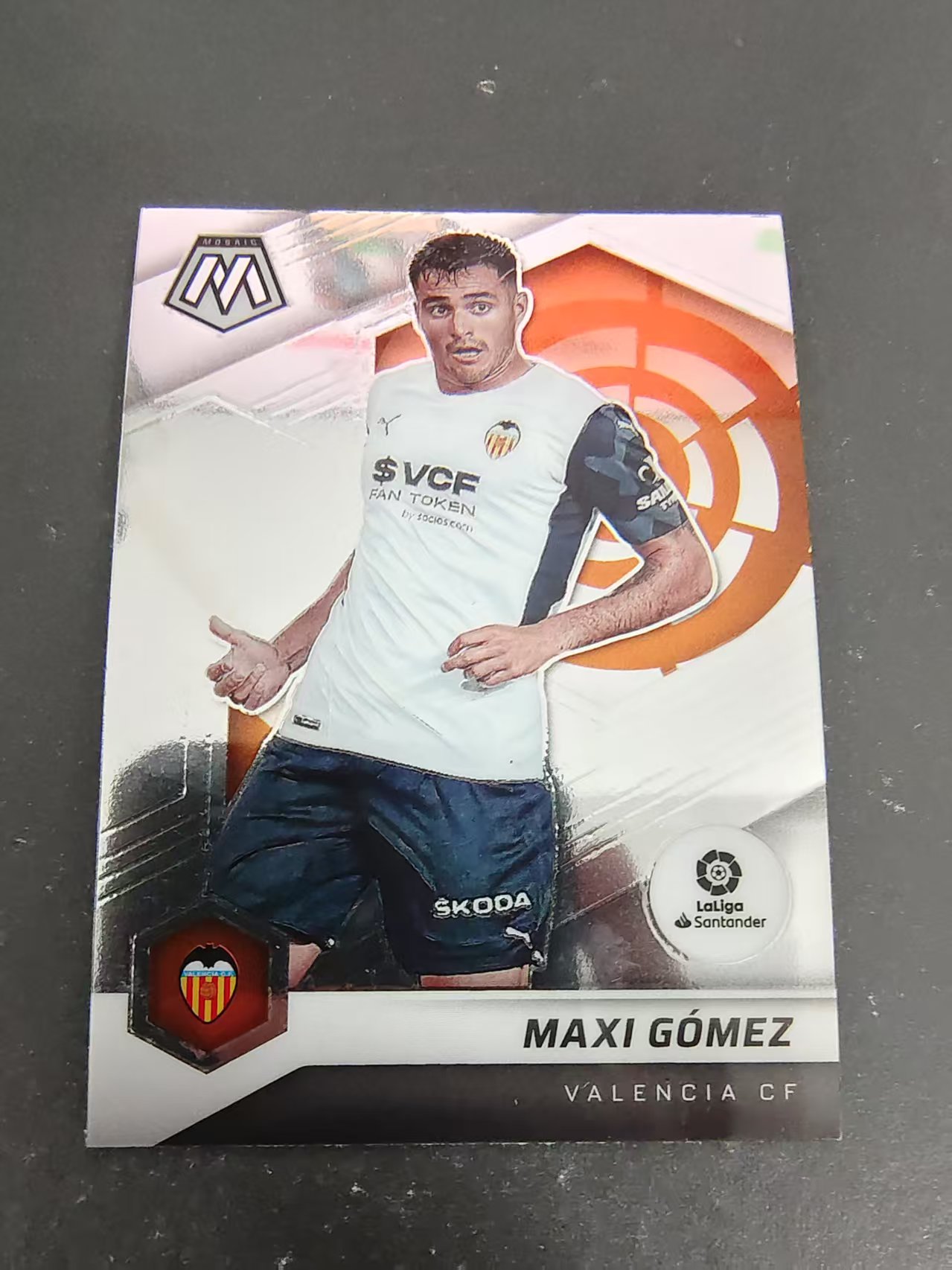 【可合并,不累计】2021-22 Panini Mosaic Maxi Gomez 马赛克 西甲 瓦伦西亚 马西利诺 戈麦斯 划痕 边角瑕疵 #197