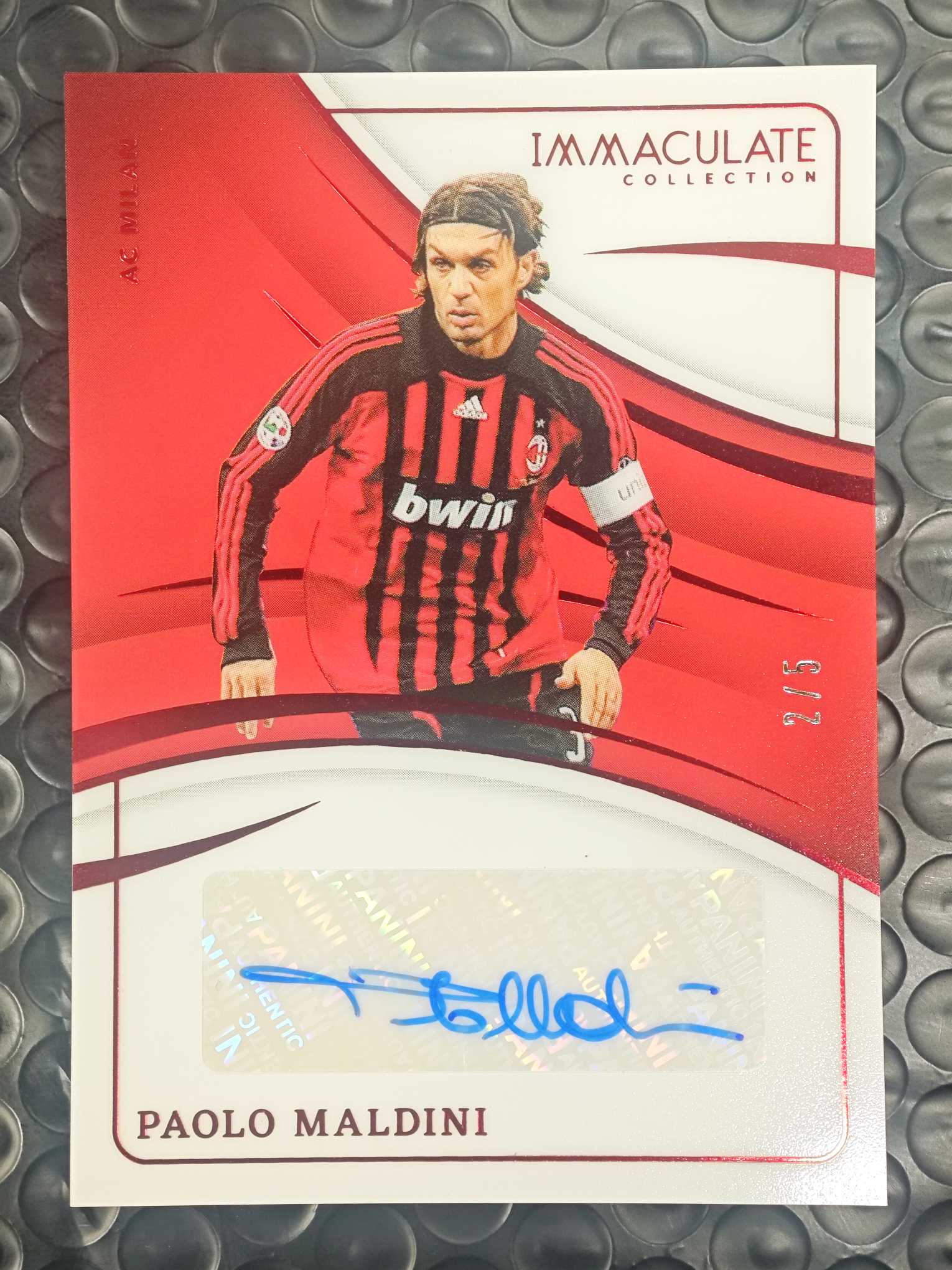 2024-25 Panini Immaculate Paolo Maldini 爱咪咪 AC米兰 保罗 马尔蒂尼 完美签字 2/5编 减法同背 超低编 红平行 卡品如图【原地起飞卡社】jia12.2