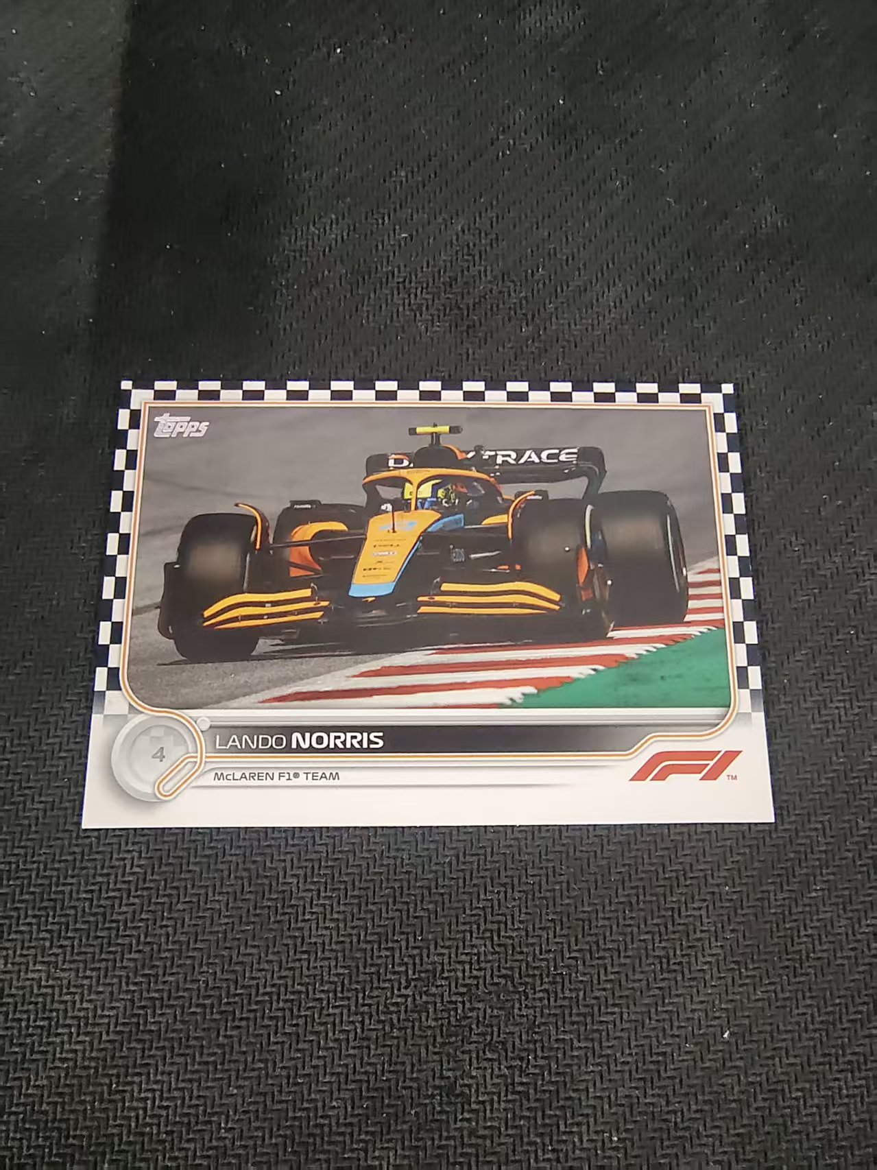 【汽水拍卖】2022 Topps Chrome F1 Lando Norris 诺里斯 迈凯伦 黑白棋盘 划痕 边角瑕疵 #35