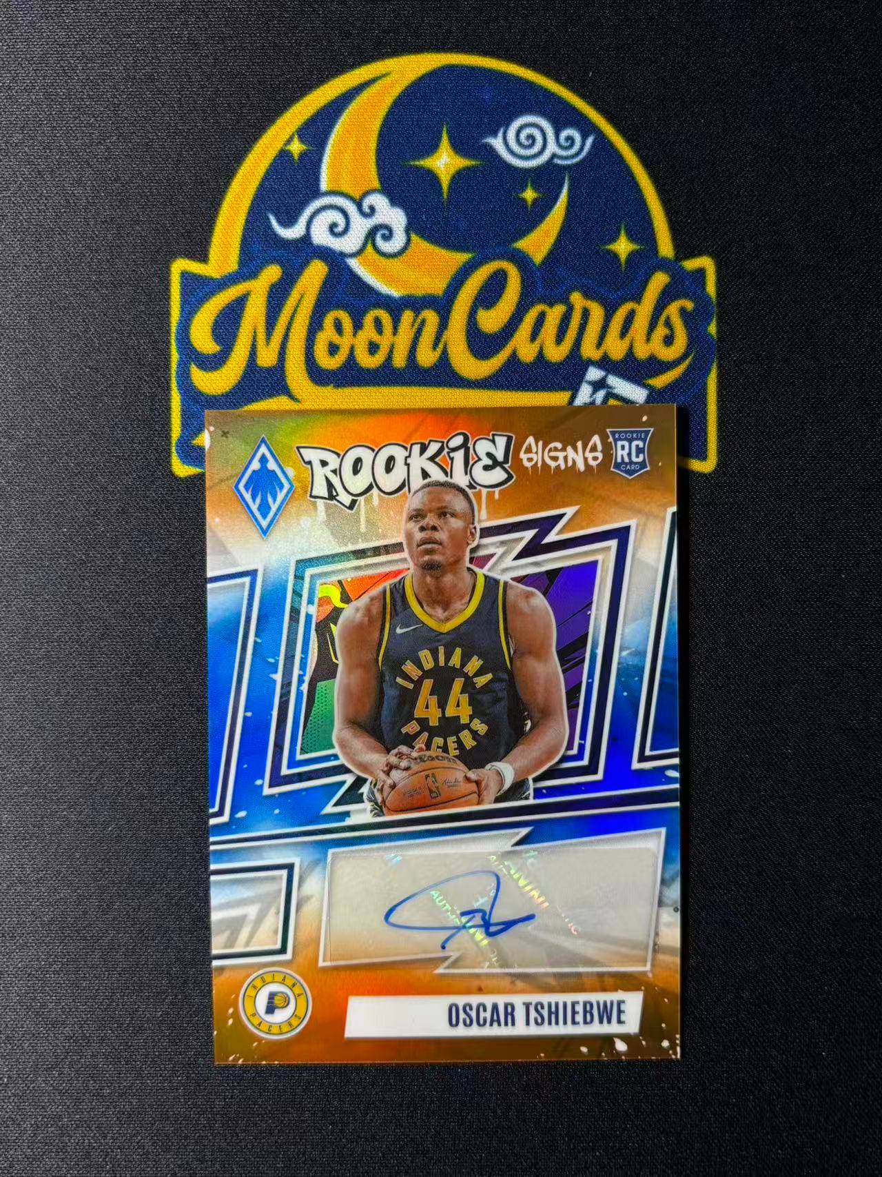 【梦卡拍卖】2023-24 Panini Phoenix Oscar Tshiebwe RC 奥斯卡 希布韦 新秀 签字 步行者 折射 凤凰 #DD# A01