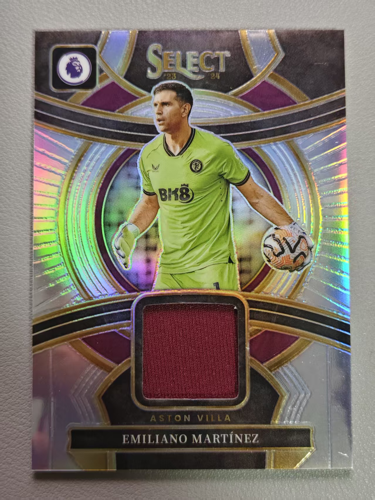 【阿泽代卖】2023-24 Panini Select Emiliano Martinez 英超 阿根廷 埃米利亚诺 马丁内斯 大马丁 银折 小窗物料 球衣切割 选图巨帅 卡品如图 介意勿拍-MAN