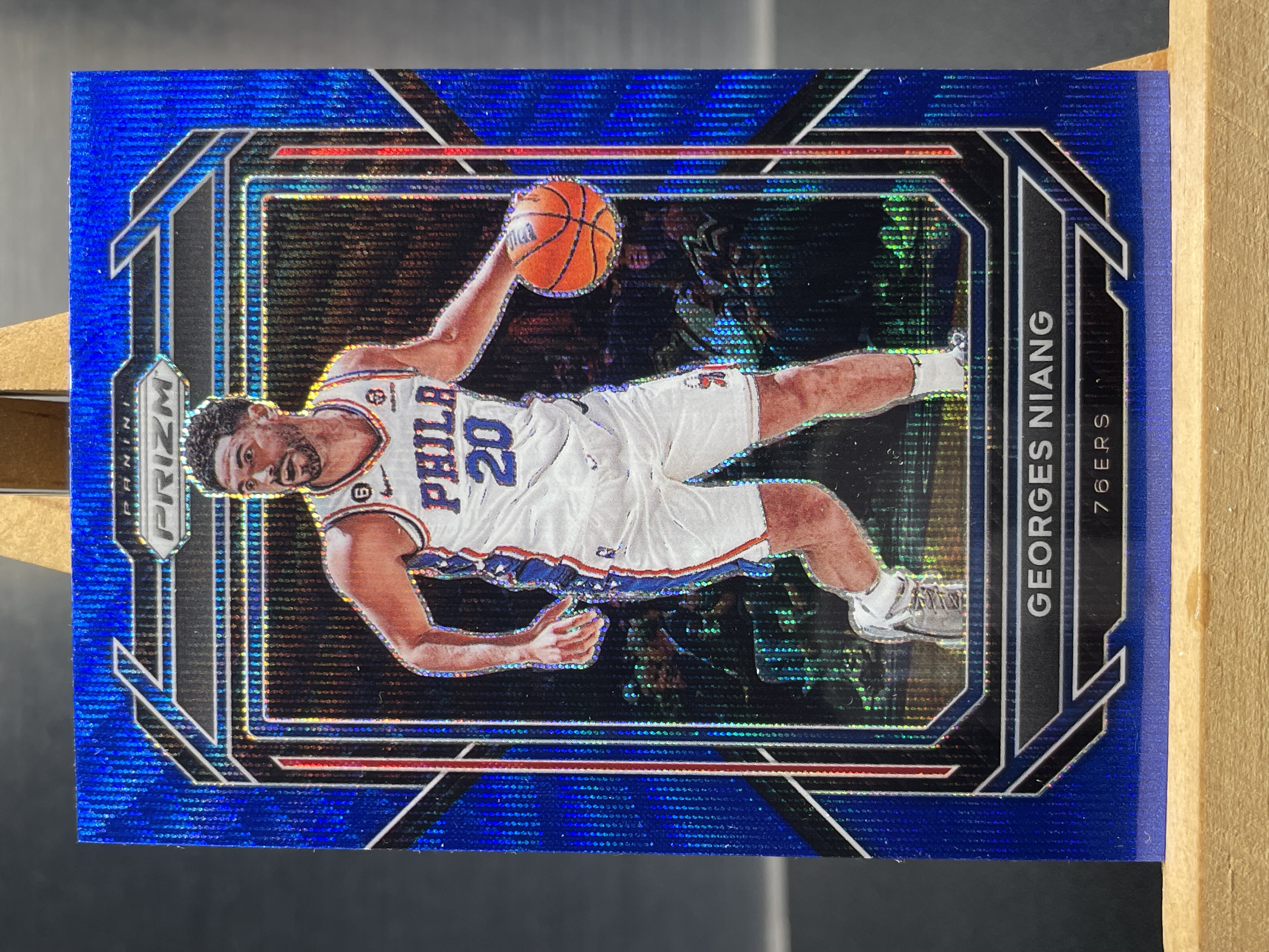 (S6) 2022-23 PANINI PRIZM  蓝波纹 乔治 尼昂 76人   近期大热球星  收藏必备 卡品如图 ! ! !