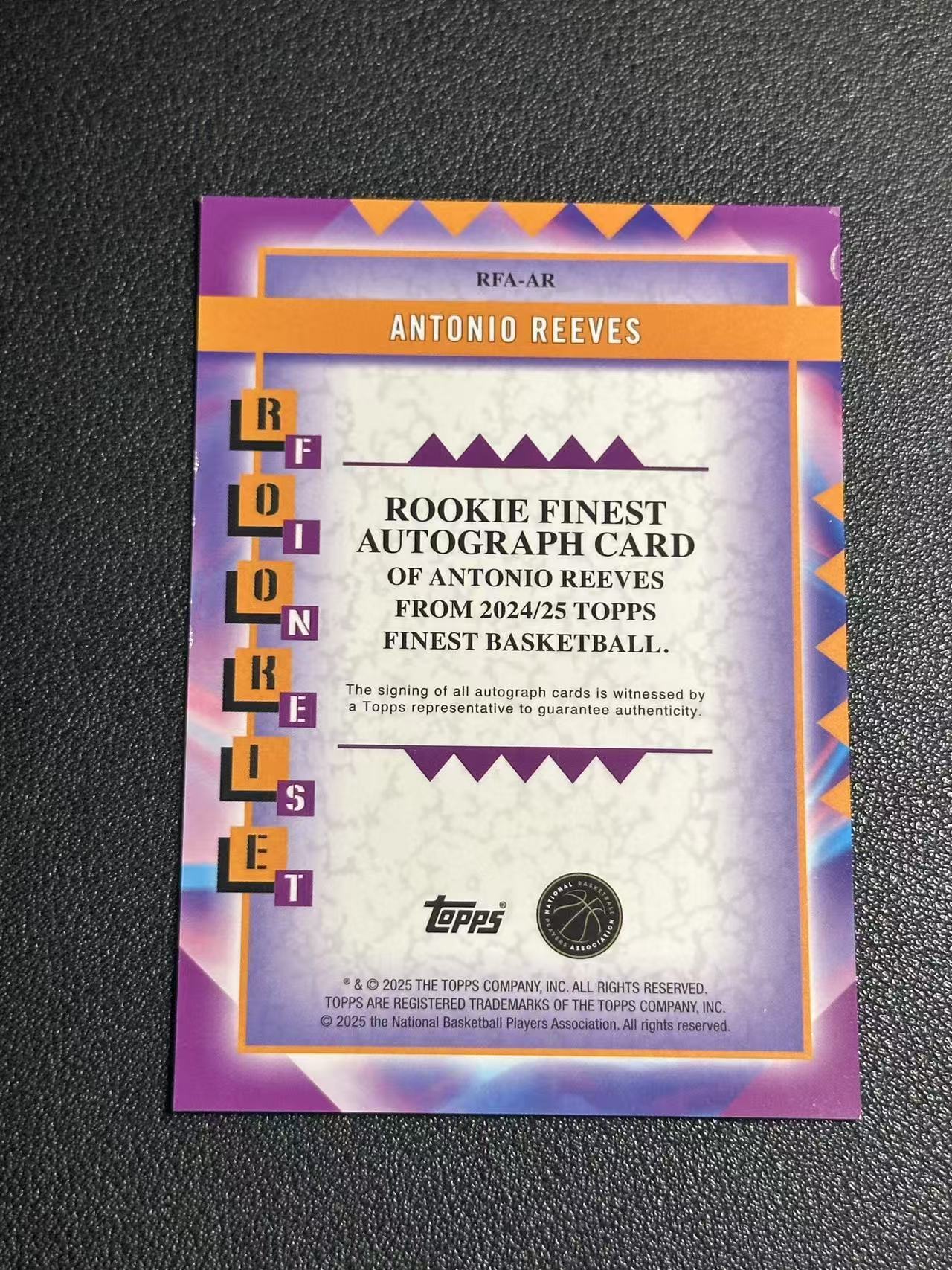 2024-25 Panini Finest Antonio Reeves RC 【欧卡体育】新秀 安东尼奥 里夫斯 里弗斯 签字 RFA 鹈鹕 边瑕疵大图(reject)