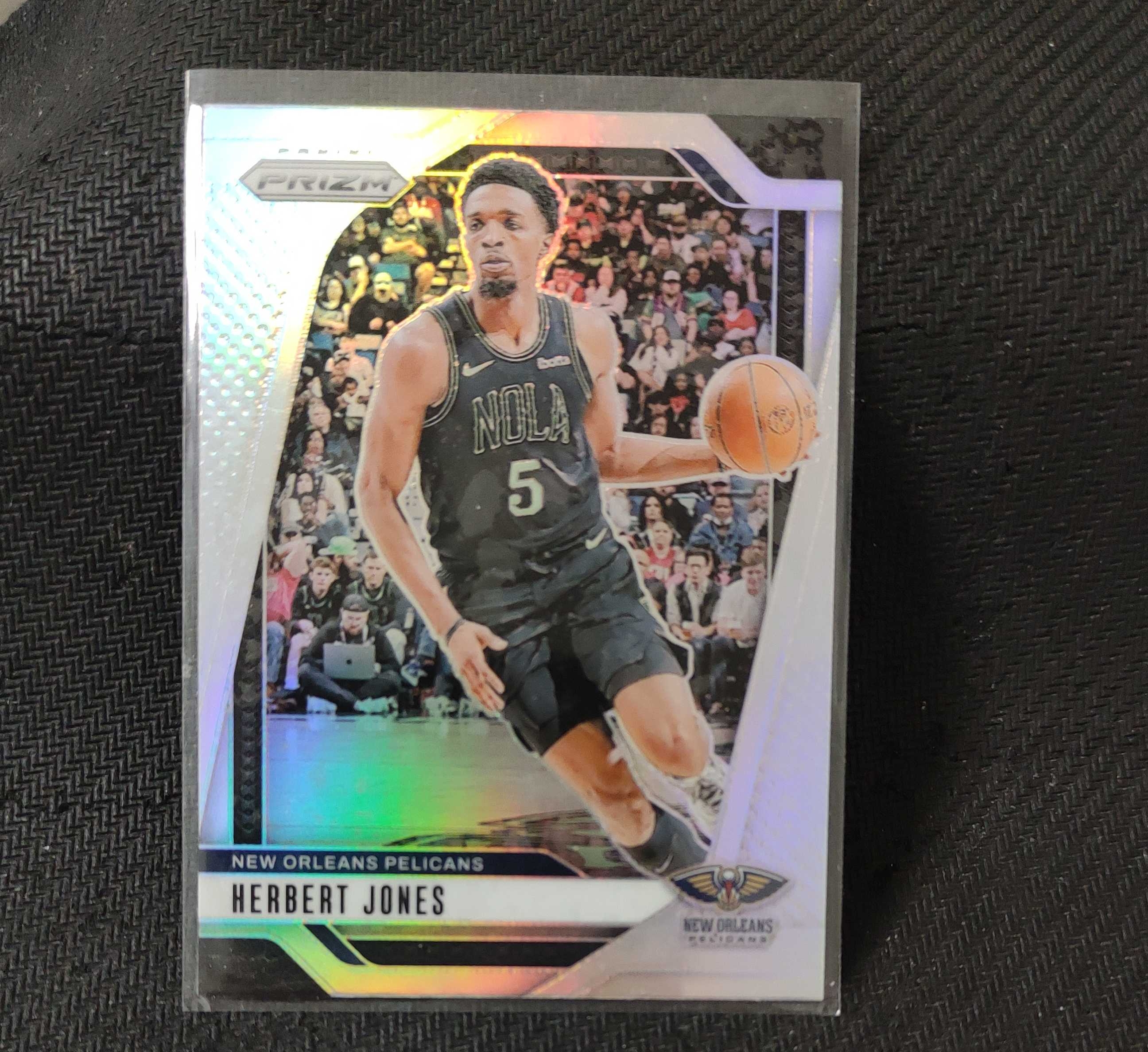 2024-25 Panini Prizm Herbert Jones 赫伯特 琼斯 银折 折射 鹈鹕队 收藏必备 可累计 回收球星卡