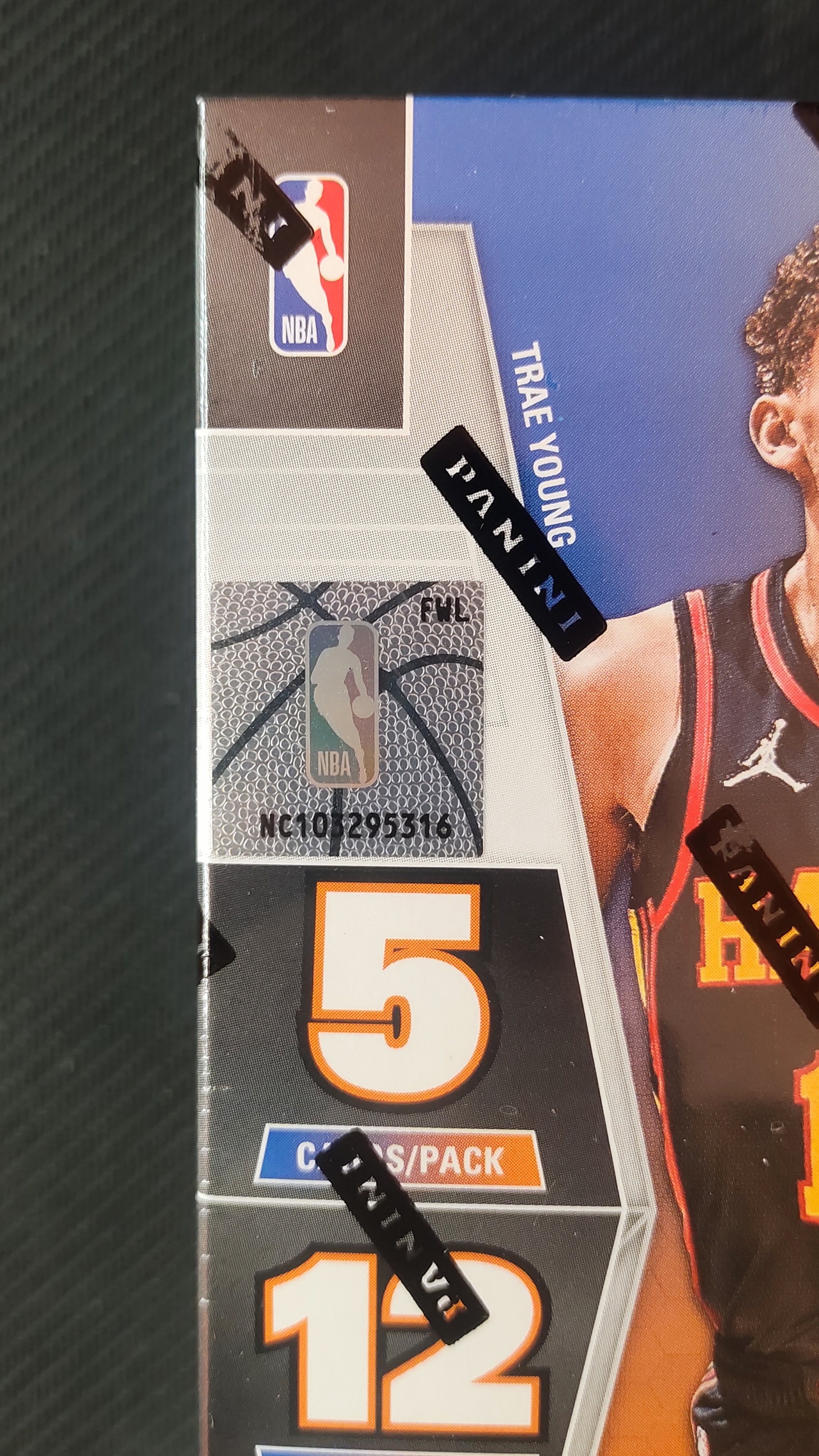 2021-22 Panini Mosaic 马赛克 亚洲 原盒 搏CC杰伦格林等新秀签字 金波纹 搏东契奇签字 搏老詹库里等巨星金波纹 12包/盒 5张/包 盒保金波纹 编号NC103295316