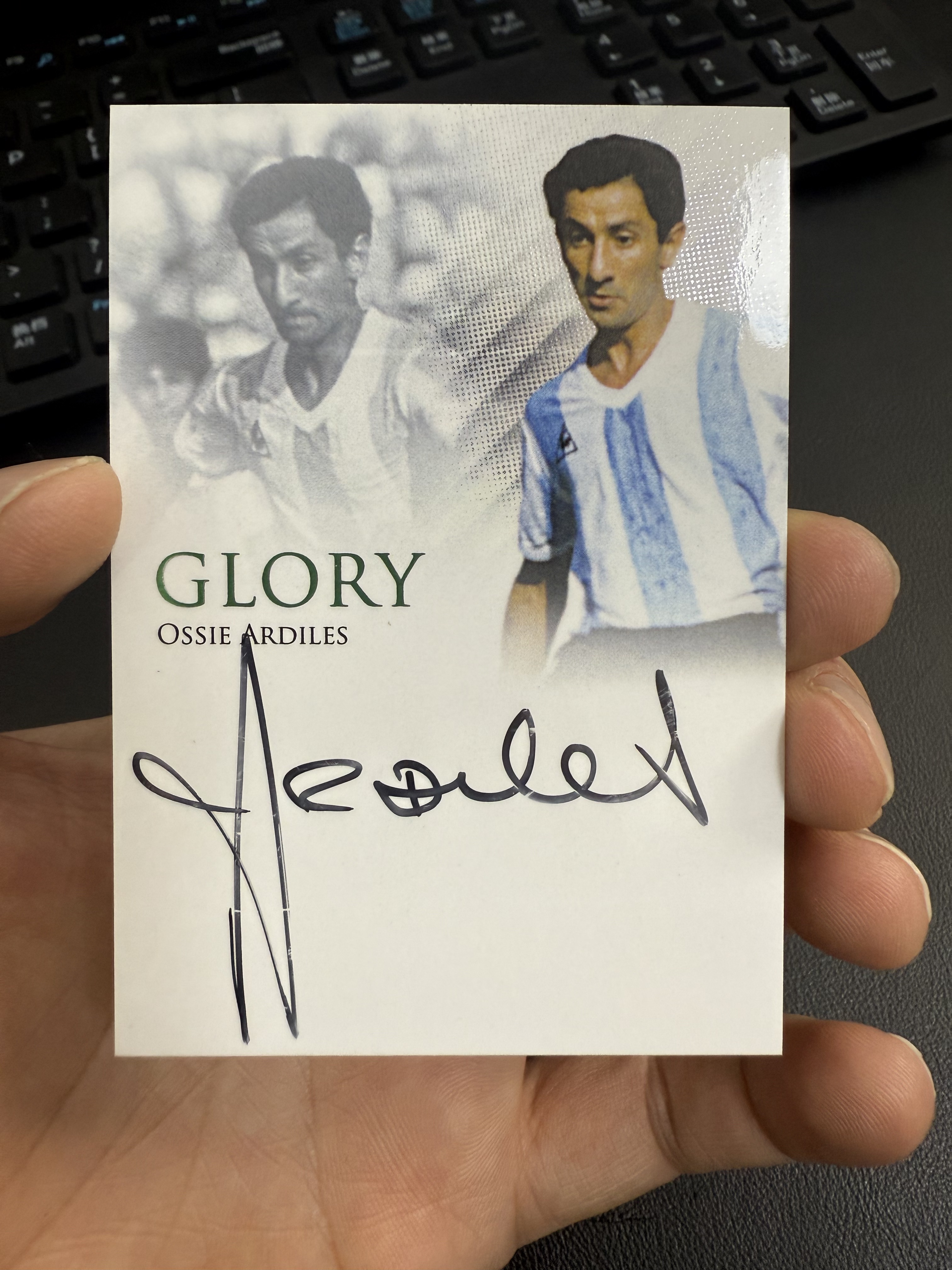 2025 Futera Futera Unique Ossie Ardiles 阿根廷 奥斯瓦尔多 阿尔迪列斯 6/6尾编 签字 卡签 卡品如图 只合并当日订单【金叔代拍 秦月】