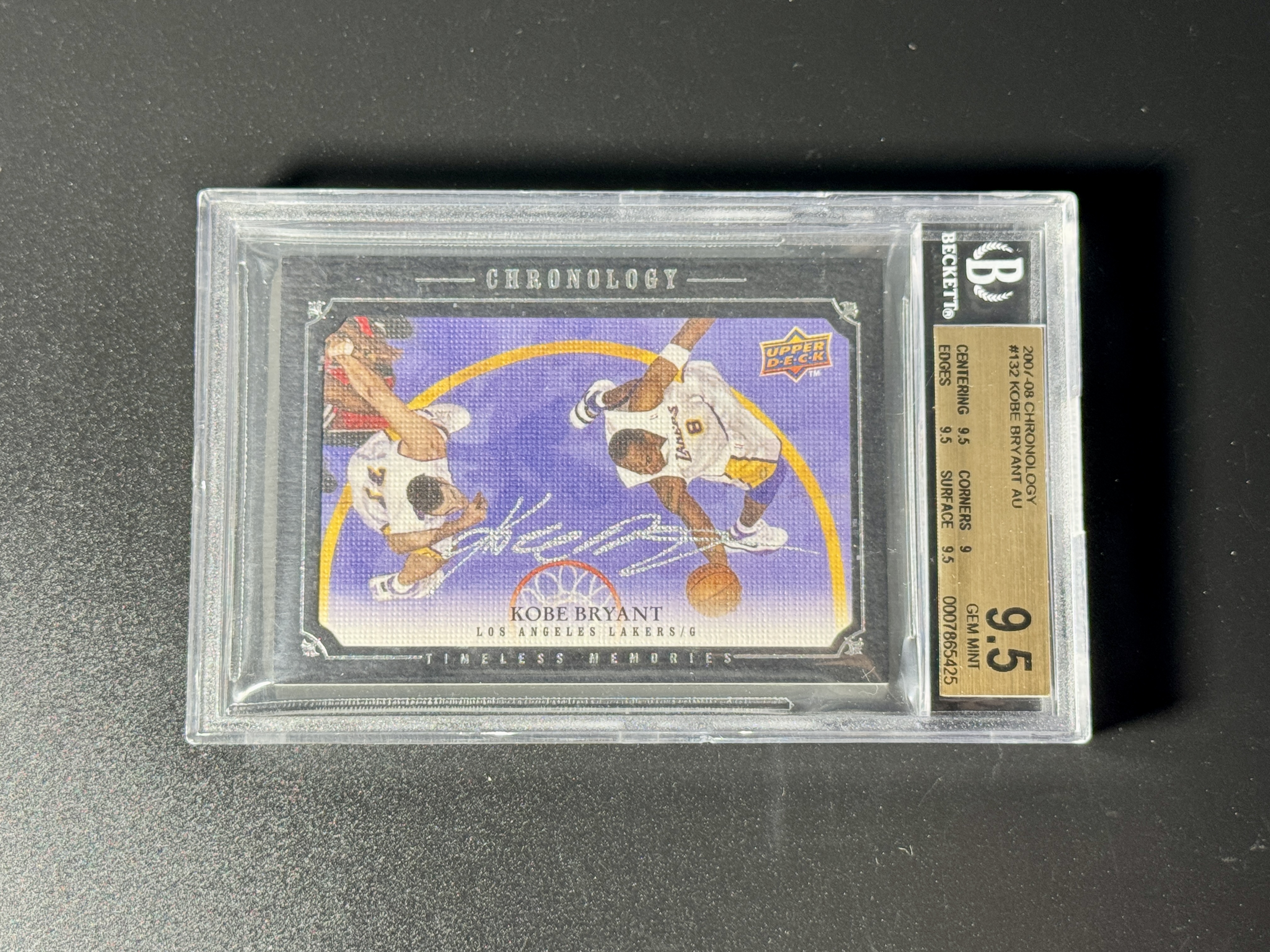 【喷子拍卖】2007-08 upper deck chronology Kobe Bryant 湖人 科比 布莱恩特 最经典81分屠龙时刻 老油画 签字 99编 银笔 卡签 大hit卡 BGS金标9.5/10 专收必备 送订制壳 JYL