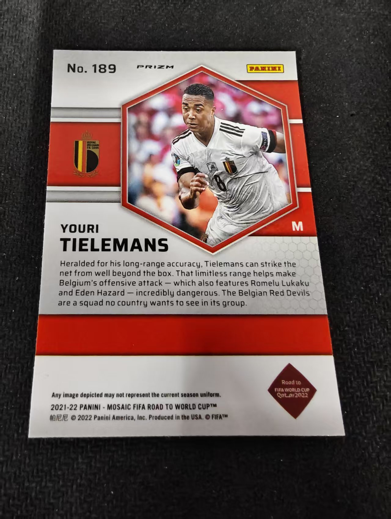 2021-22 Panini Mosaic Youri Tielemans 尤里 蒂勒曼斯 比利时 银折 卡塔尔世界杯马赛克 划痕 边角瑕疵 #189