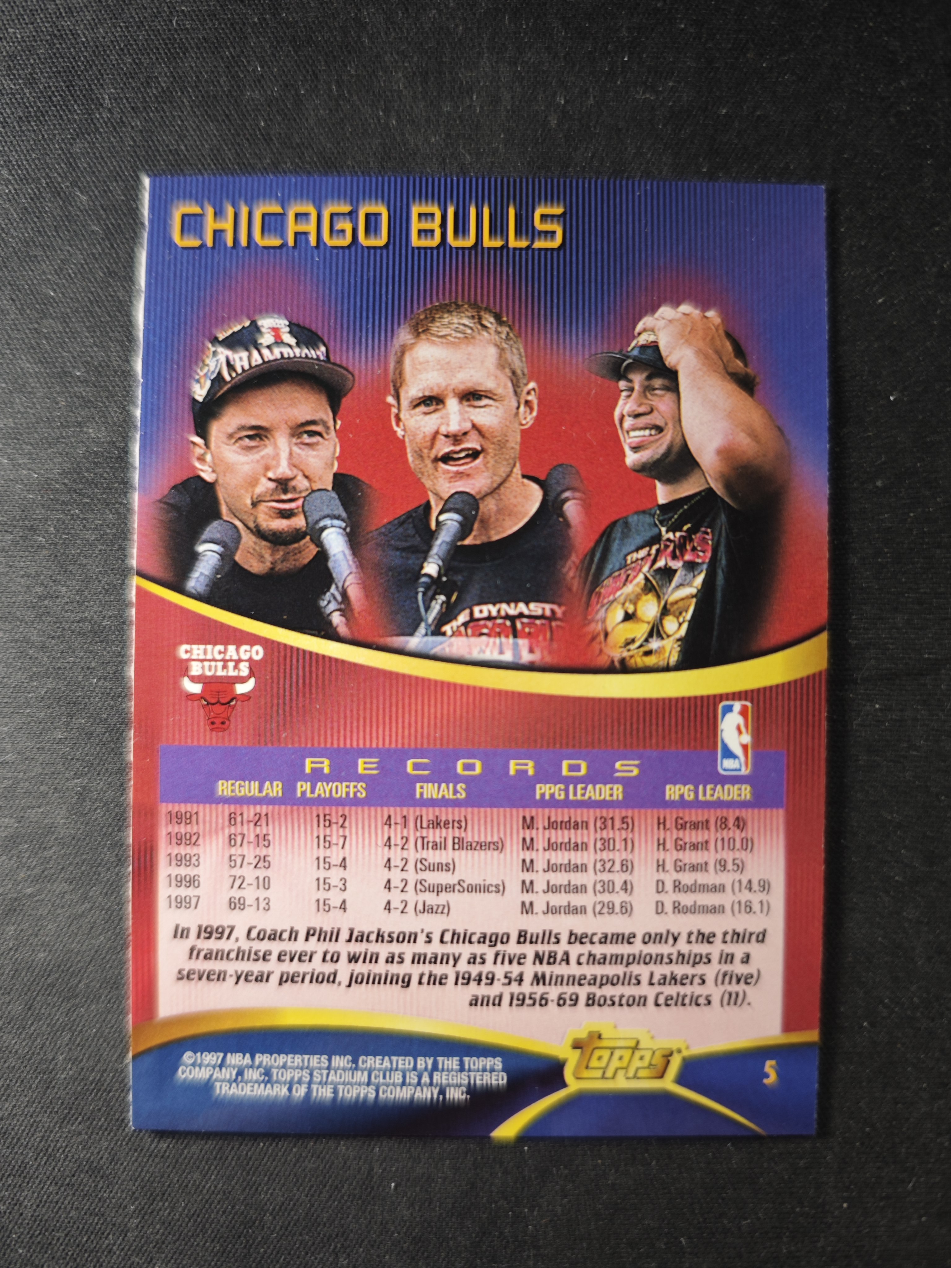 【蛤蟆特卖】迈克尔 乔丹 篮球之神 1997 TOPPS STADIUM 皮蓬 罗德曼等 芝加哥公牛队铁三角 经典设计 超级漂亮 绝版好卡 稀有老特 选图超帅 边角微瑕 卡品如图 专收必备!