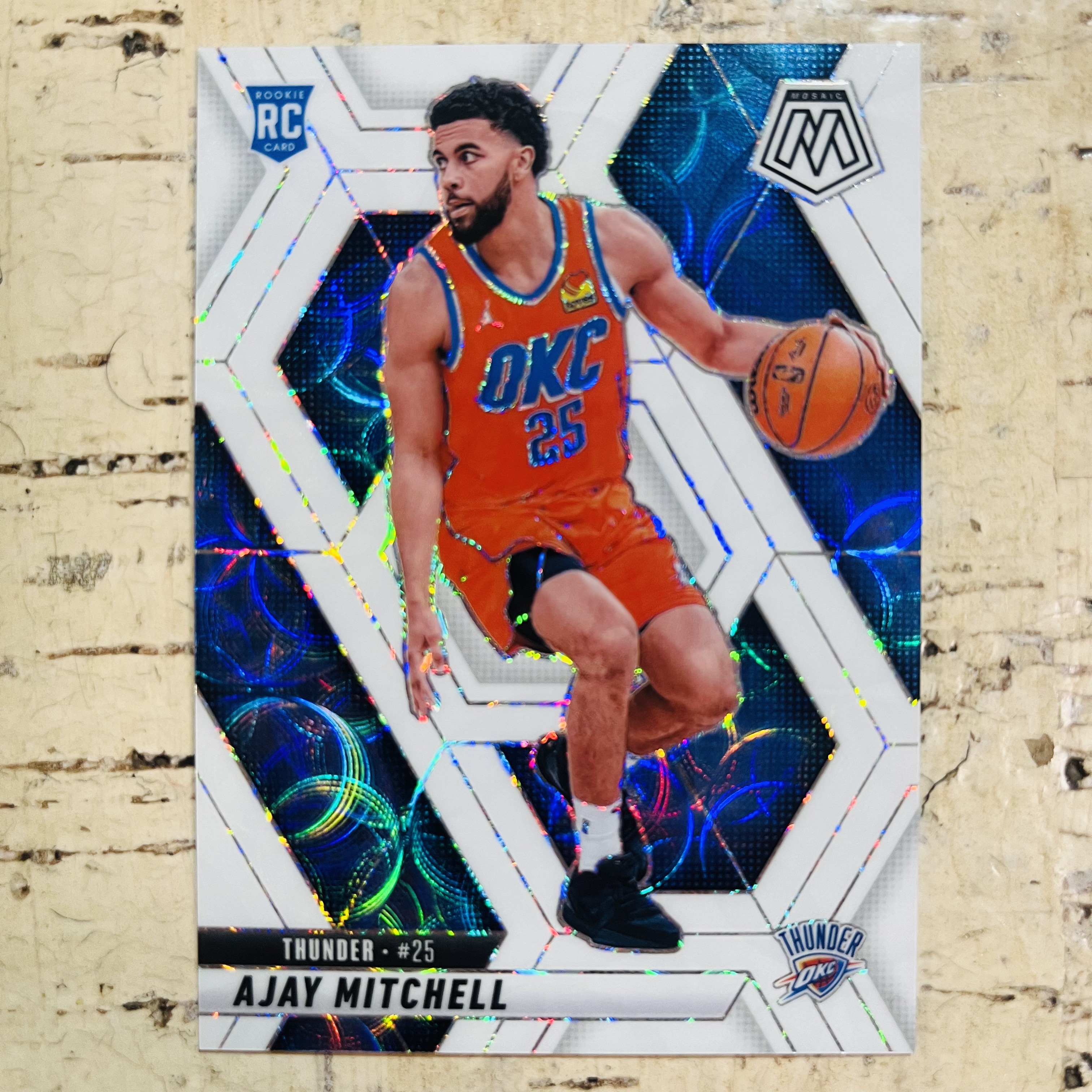 2024-25 Panini Mosaic Ajay Mitchell RC 新秀 雷霆 阿杰 米切尔 限量 25编 低编 背号编 白圈圈折 马赛克 稀有折射 凑彩虹必备【小卡迷拍卖 可累积半年】