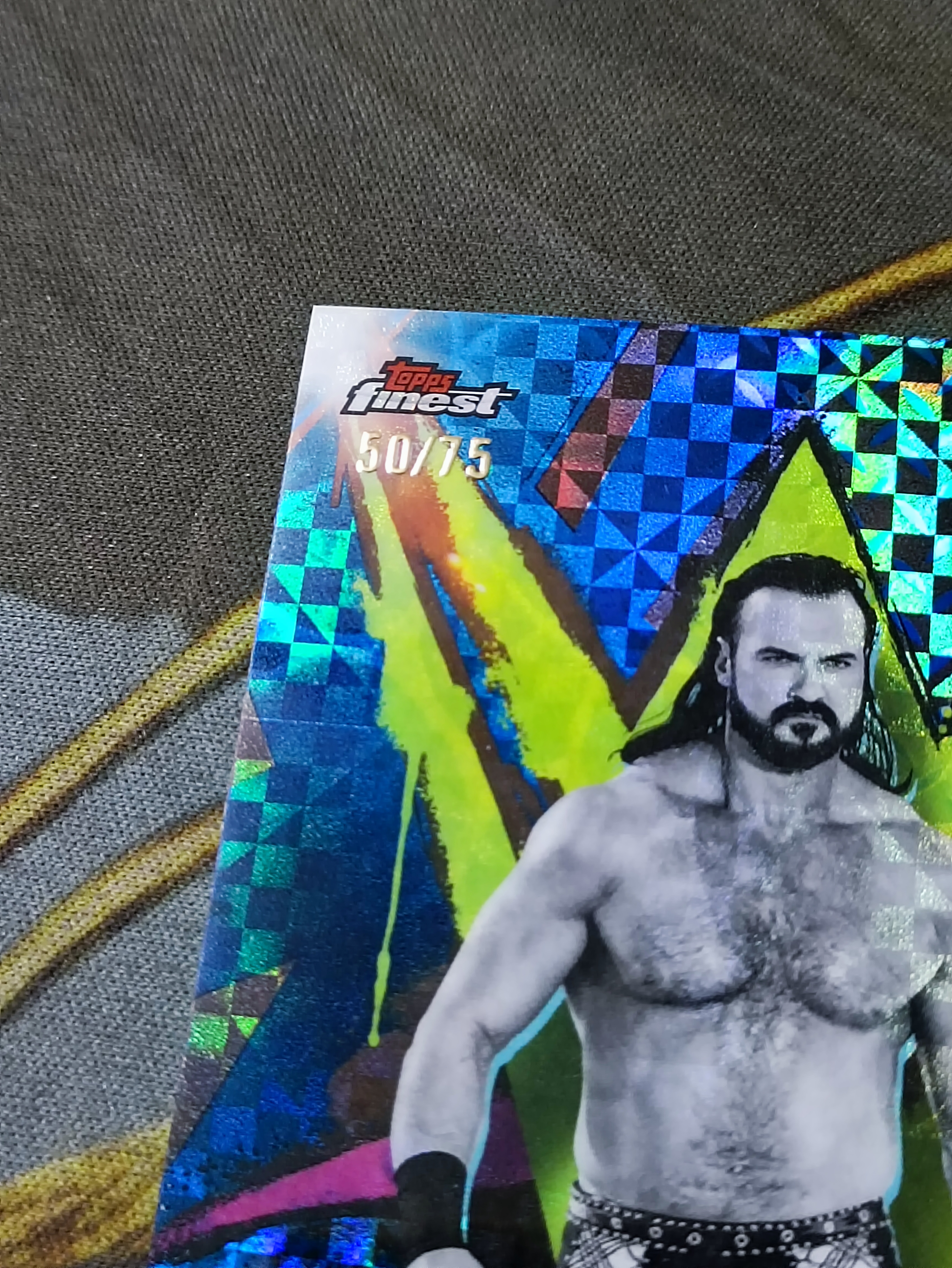 2025 Topps Finest Drew McIntyre 天选之子 麦金泰尔 限量50/75编 蓝格子折 折射亮面 WWE 职业摔角(品见大图有瑕)《苏州卡通》J【BAO】