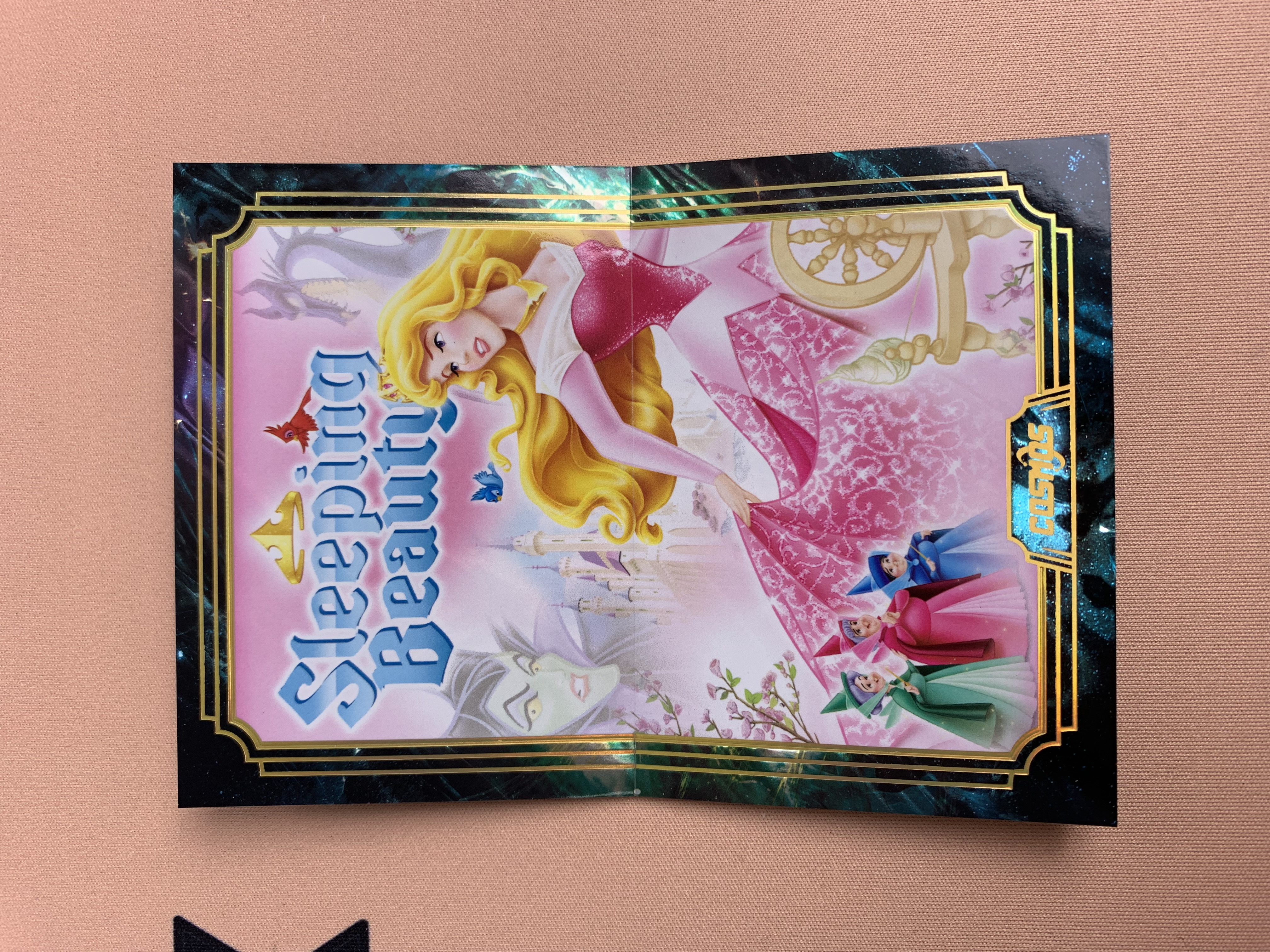 2025 Kakawow Disney 迪士尼 海报小书 21/25 大比例 卡品如图 关联:米奇 米妮 史迪奇 小熊维尼 乐佩 艾莎 贝儿 爱丽儿 topps