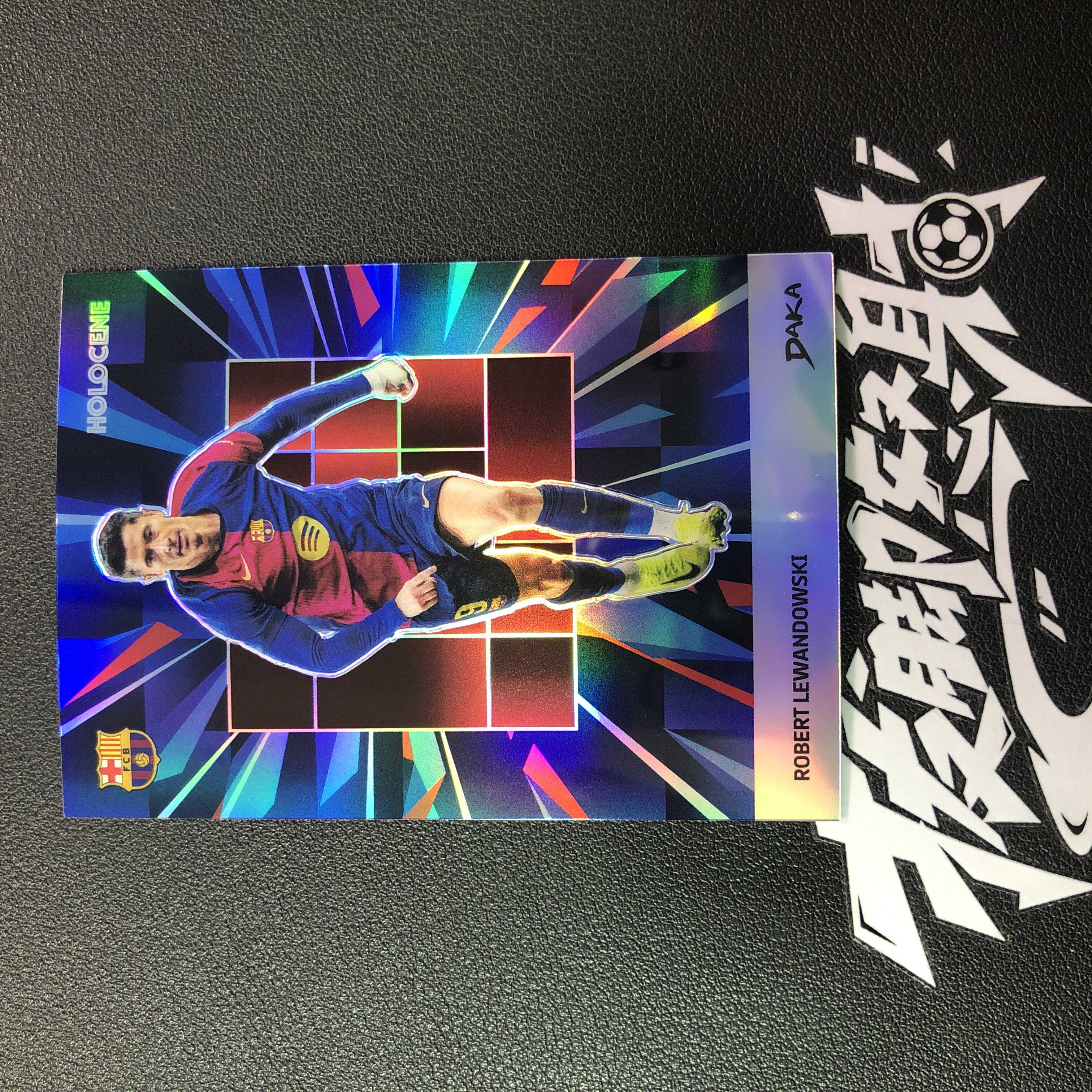 【怒射拍卖 接代卖】拔脚落日W76 2024-25 DAKA达咖 巴塞罗那队盒 Robert Lewandowski 莱万多夫斯基 巴萨 22/45编 方棱速影 多图已拍仔细看图顺丰