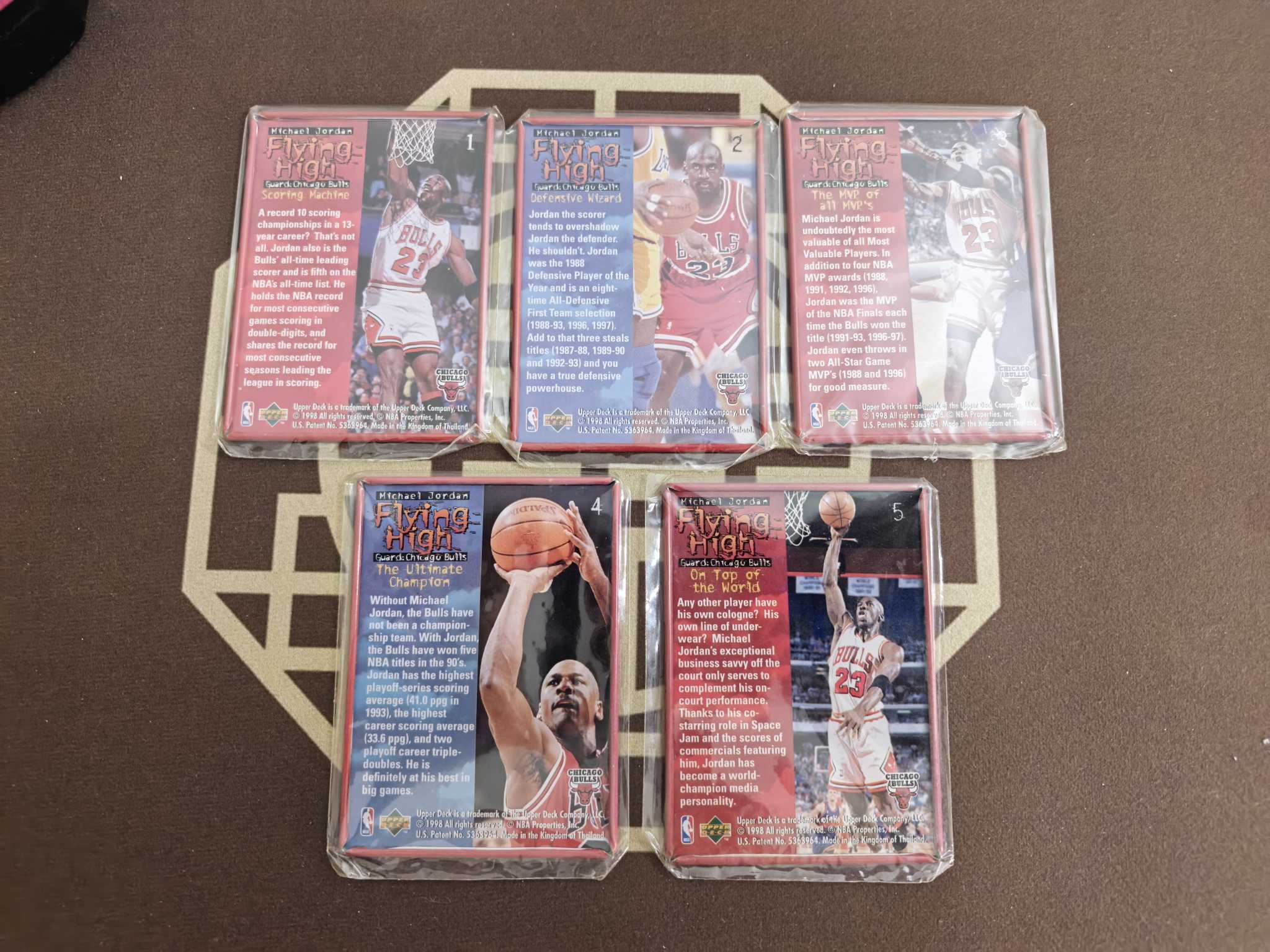 【套卡王】1998 upper deck 公牛队 篮球之神 迈克尔-乔丹 Flyking high特卡 全套5号齐 铁板设计 非常漂亮 带原铁盒 非常少见 不保每张金标品相 介意勿拍(不累计)