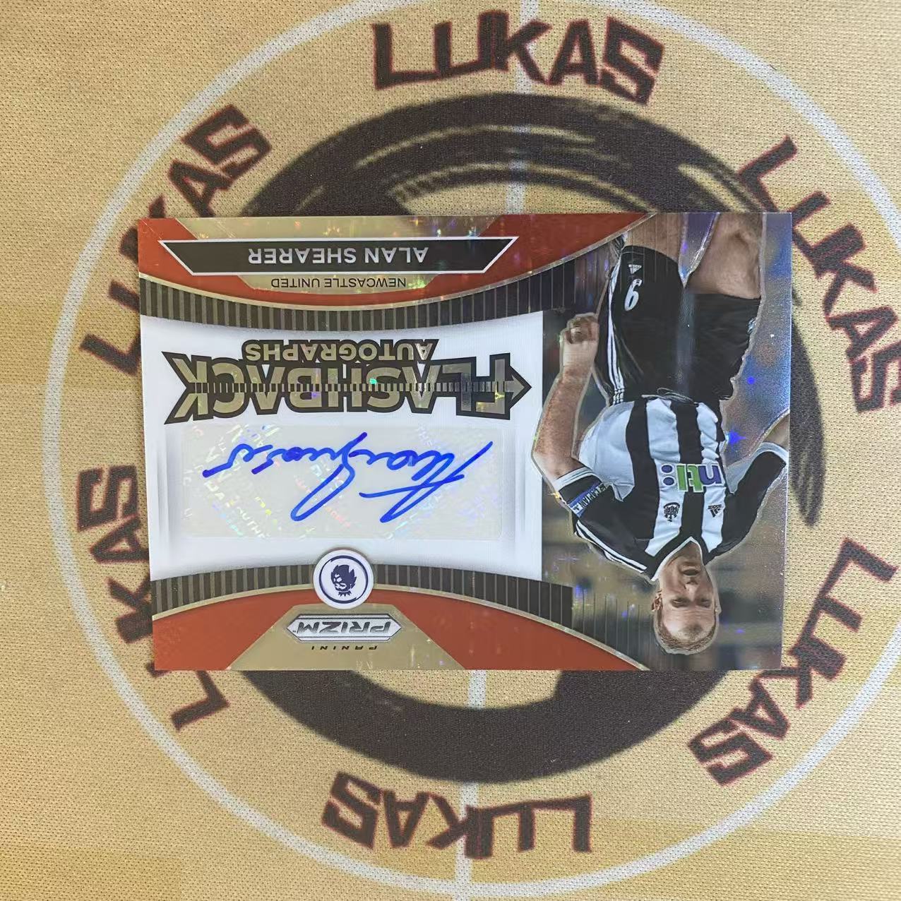 撸卡厮 Lukas leaf 英超 prizm 阿兰 希勒 Alan Shearer 签字卡(yft)