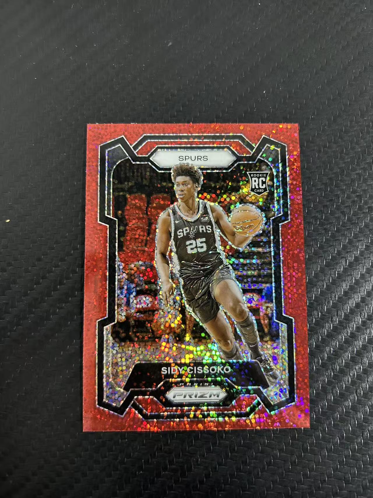 2023-24 Panini Prizm Sidy Cissoko RC #173【灯灯拍卡】 新秀年 RC 马刺 西迪西索科 折射 圈圈折 PZ 收藏必备 未来可期【CLOWN】