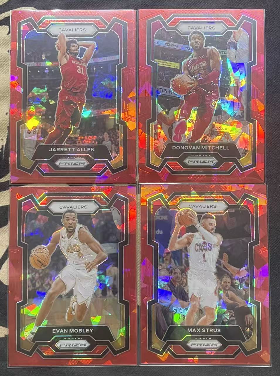 2023-24 Panini Prizm Donovan Mitchell 多诺万·米切尔 斯特鲁斯 埃文·莫布利 贾莱特·阿伦 骑士队 红碎冰 碎冰折 折射 pz 打包 值得收藏(猴子卡社)