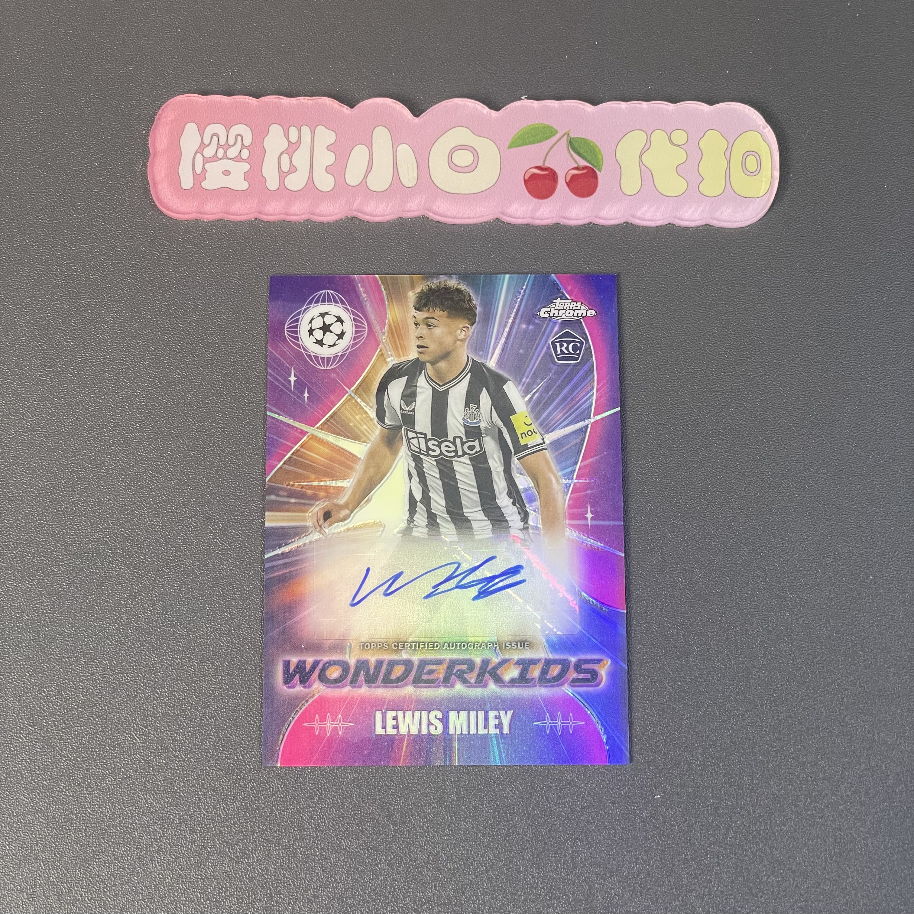 2023-24 Topps Chrome Lewis Miley RC 樱桃小白 欧冠 tc 刘易斯 米利 米粒 新秀rc 完美签字 神奇小妖 卡品不保 默认微瑕 收藏必备【许克】
