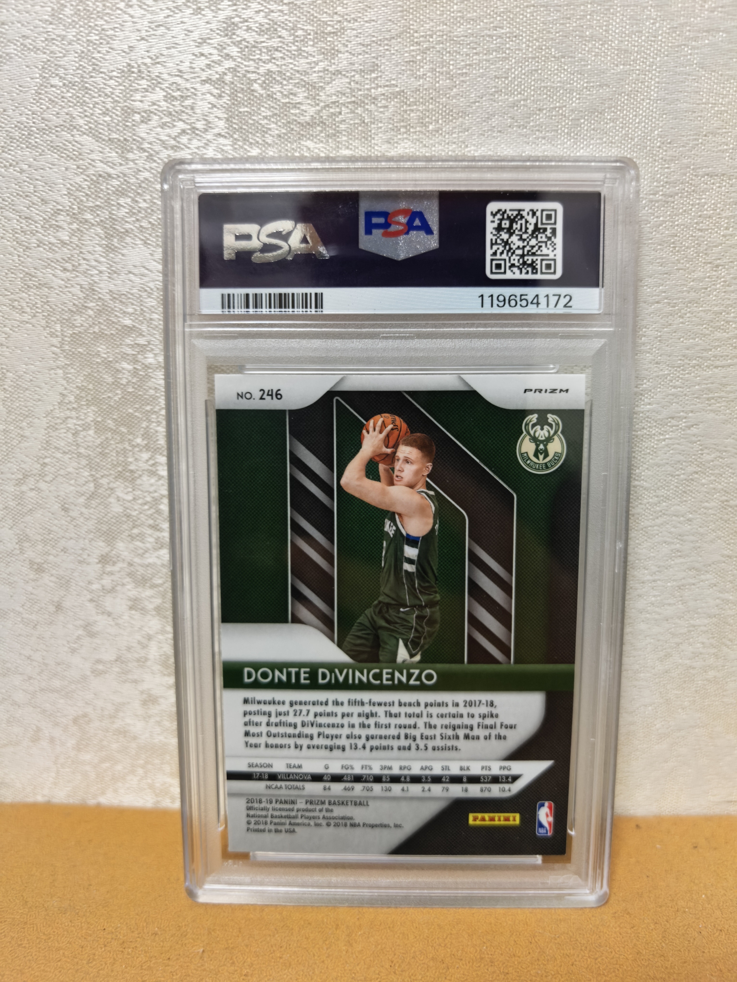 2018-19 Panini Prizm Donte DiVincenzo RC 雄鹿新秀,现森林狼队,迪文琴佐 新秀正绿折PSA9 收藏必备。