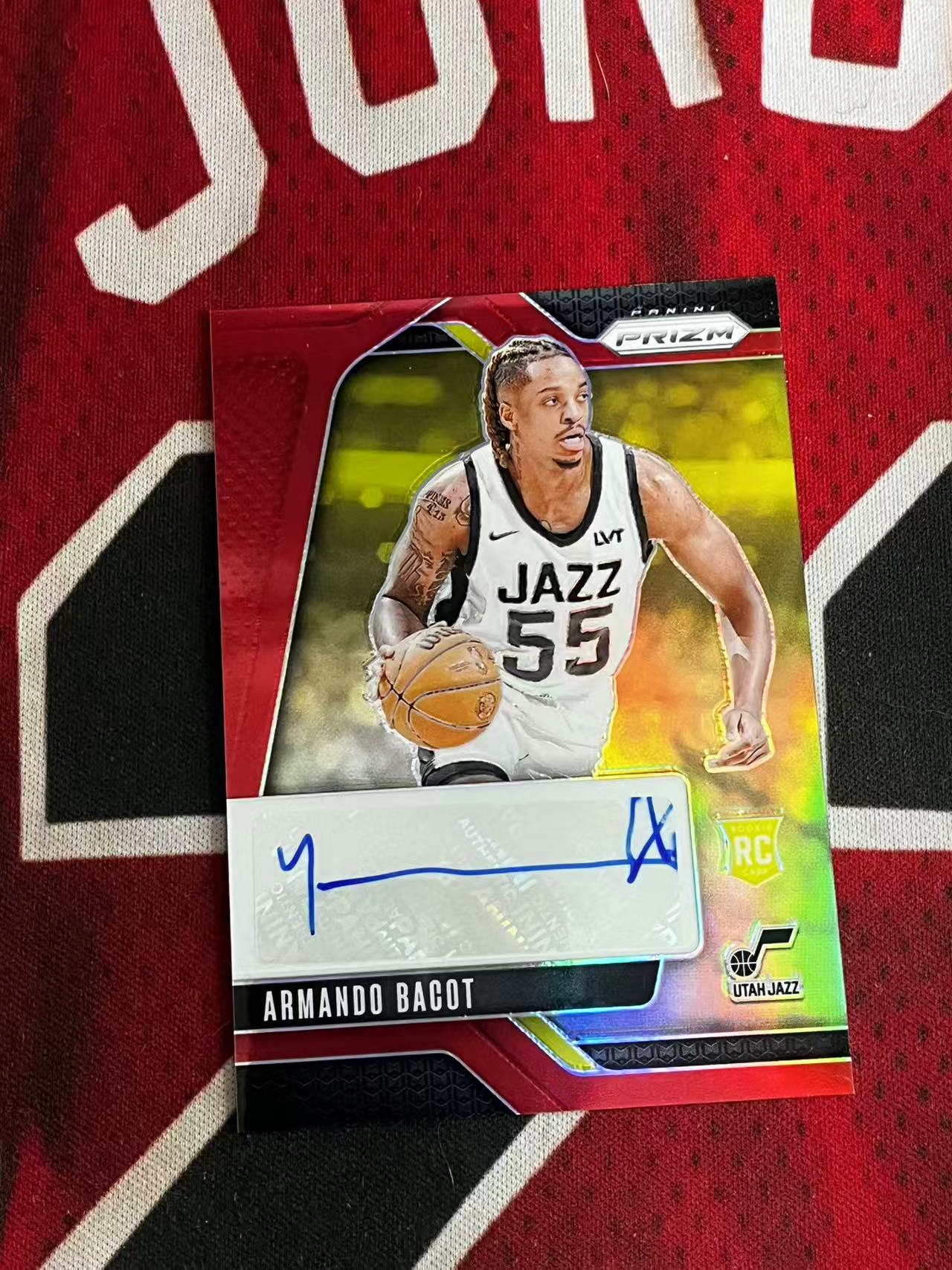 【接寄拍费率低至5%含卡淘手续费】2024-25 PANINI PRIZM PZ系列 爵士 新秀RC 阿曼多巴科特 99编 签字卡 正新秀签字卡 红折 折射 专收凑套必【烂臭嘴拍卖】