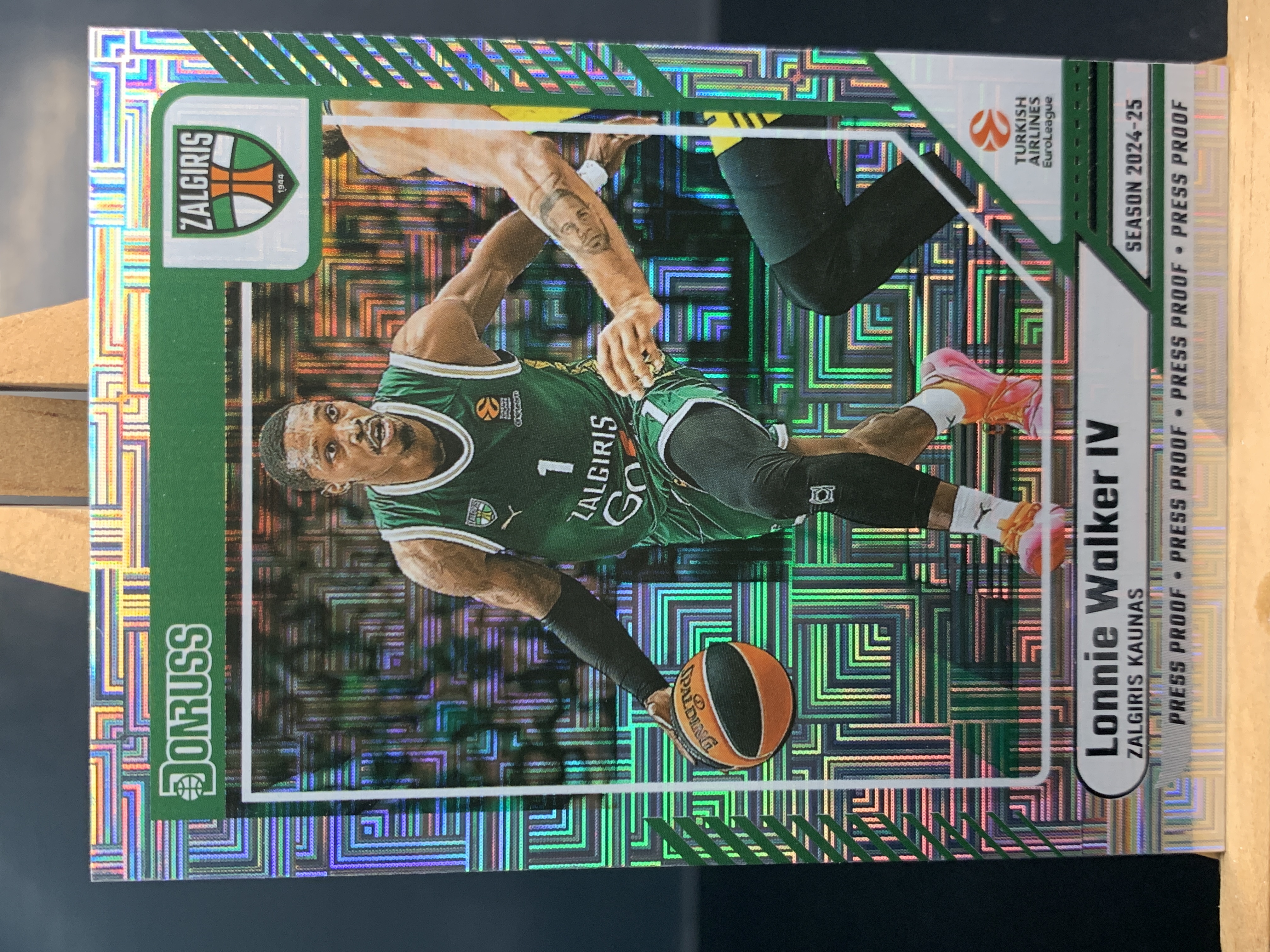 (A6) 2024-25 PANINI 杜蕾斯系列  歐洲聯賽 迷宮折 朗尼 沃克四世  實卡好看 收藏湊套必備卡品如圖?。?！