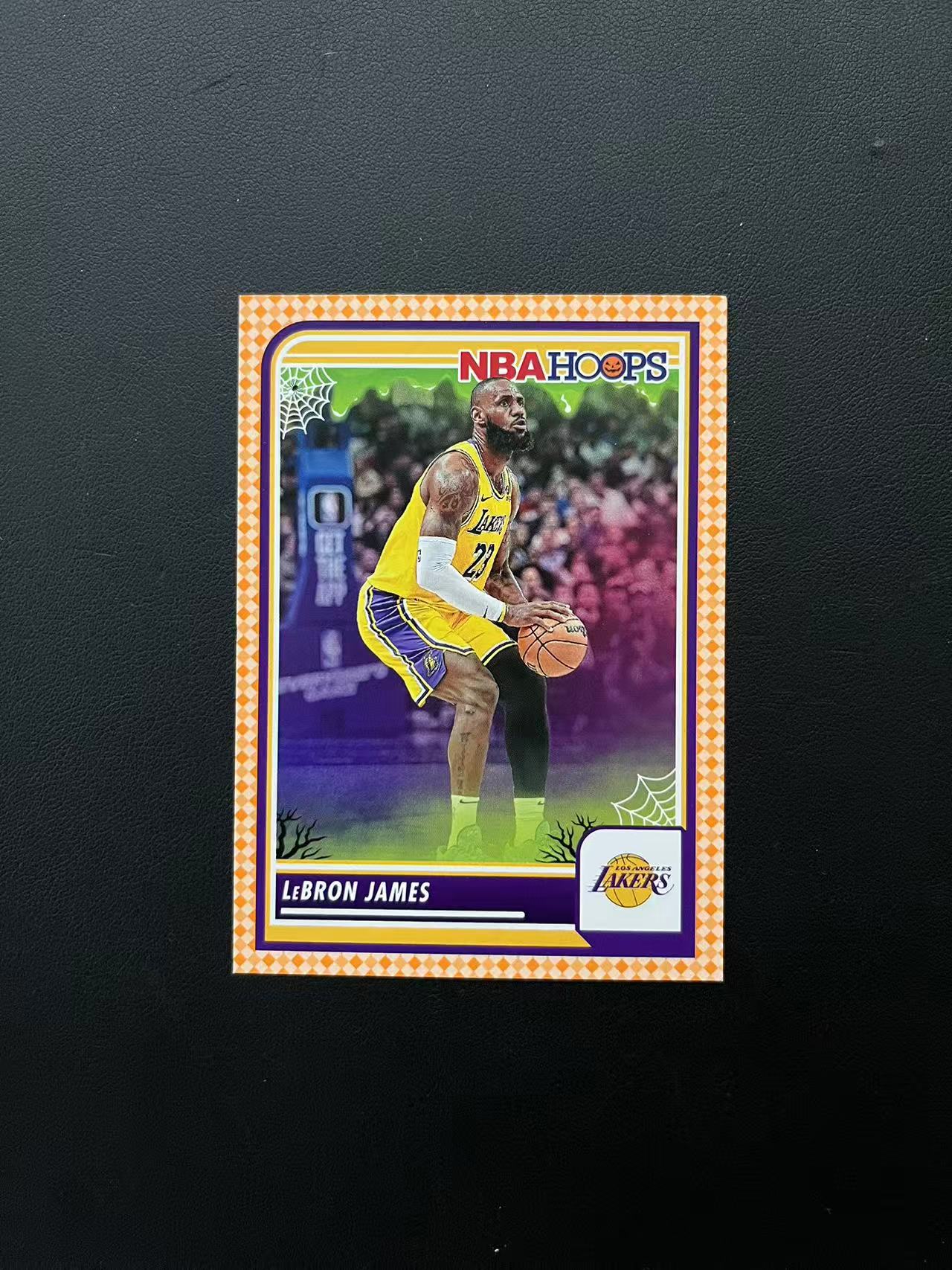 2023-24 Panini Haunted Hoops LeBron James 《王中王代卖》Hoops 万圣节 勒布朗 詹姆斯 糖果折 边角微白 瑕疵如图 凑套必备 可累积 D23